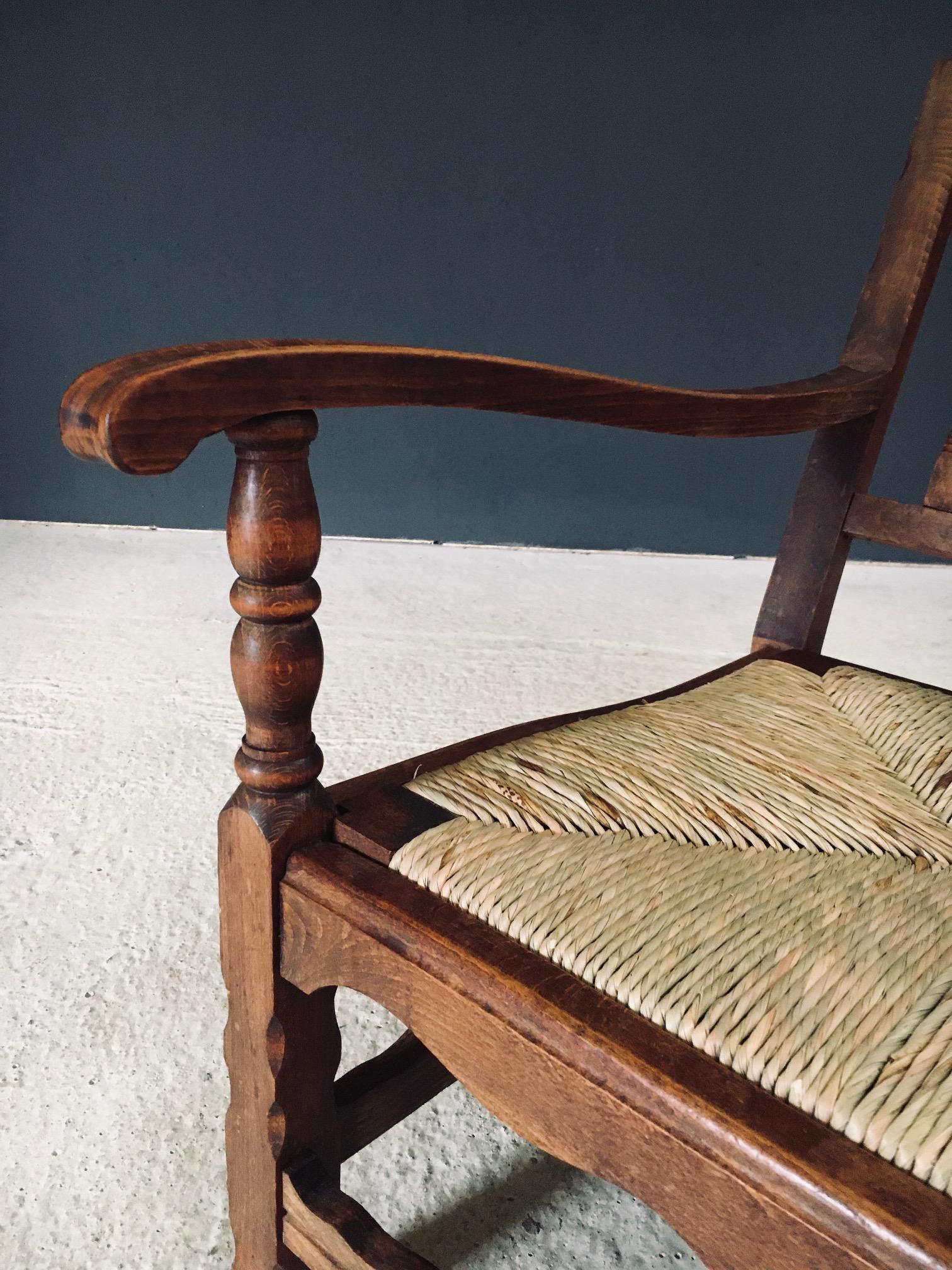 Arts & Crafts Handgefertigte niedrige Sessel, Belgien 1920er Jahre / 2 im Angebot 6