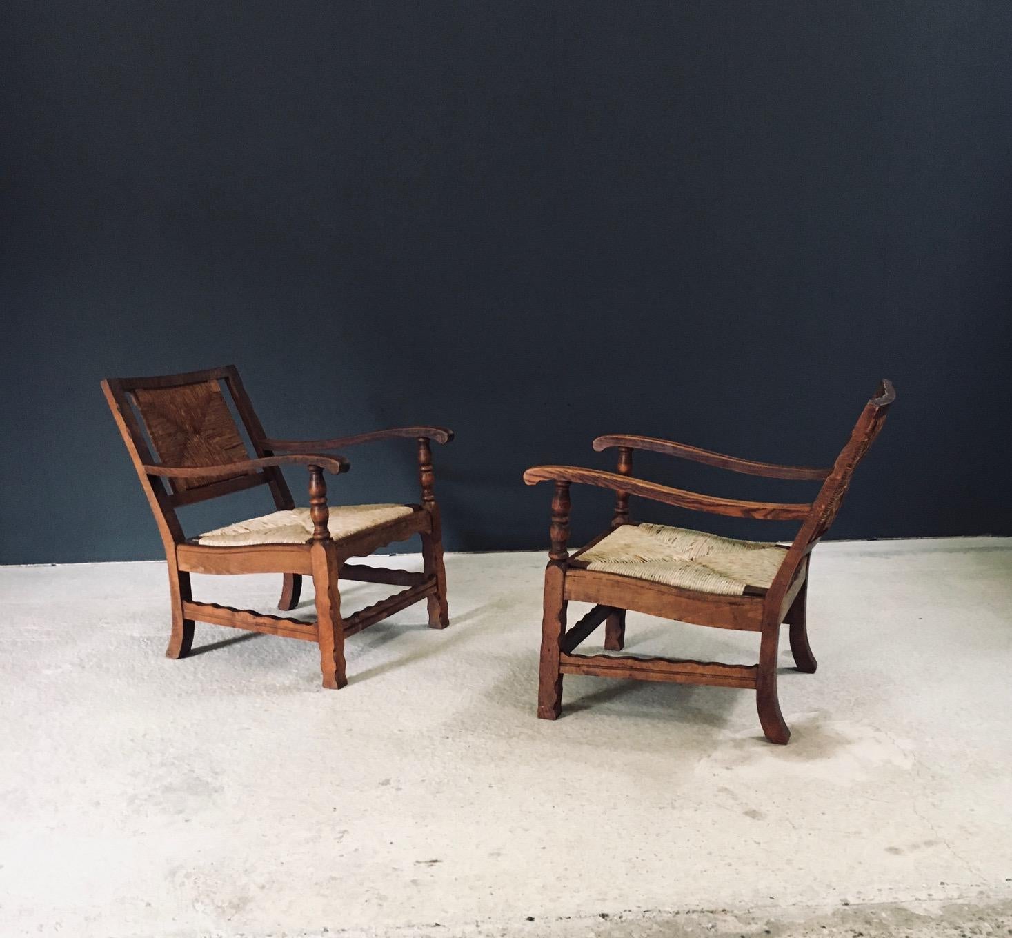 Arts & Crafts Handgefertigte niedrige Sessel, Belgien 1920er Jahre / 2 im Zustand „Gut“ im Angebot in Oud-Turnhout, VAN