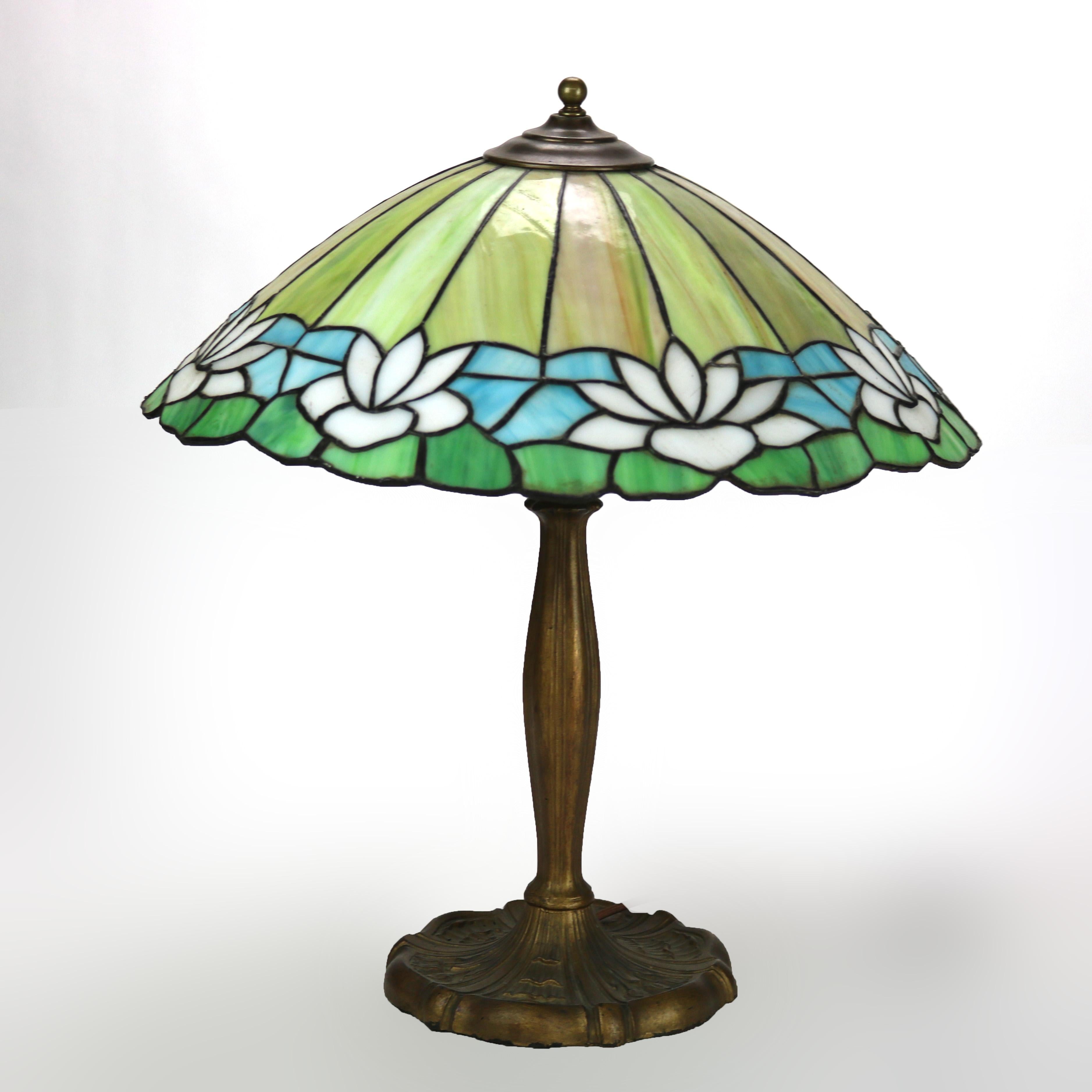 Antike Arts & Crafts Handel Schule Bleiverglasung Seerose Tischlampe c1920.   

Maße - 21 1/4