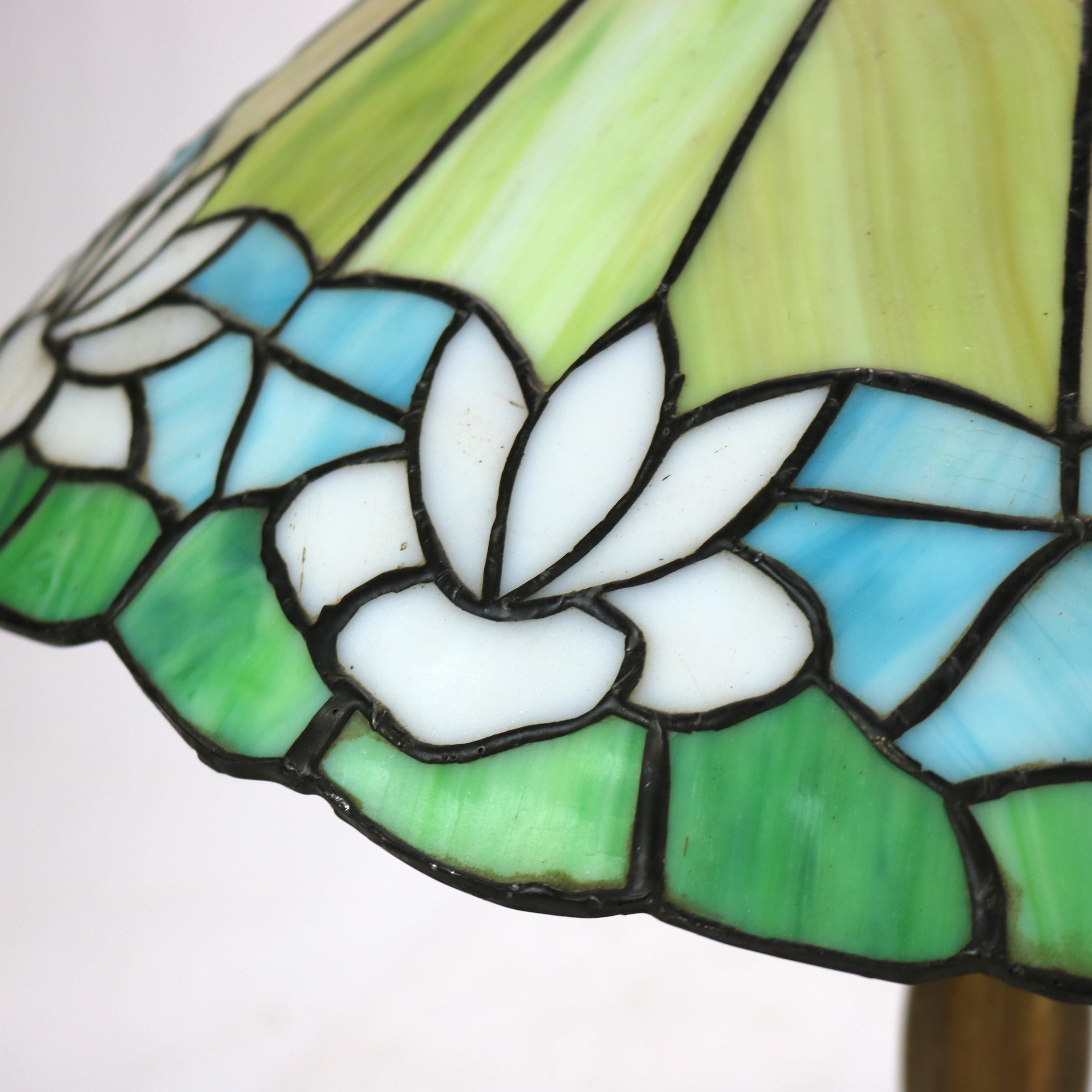 Arts & Craft Handel Schule Bleiglas Seerose Tischlampe c1920 im Zustand „Gut“ im Angebot in Big Flats, NY