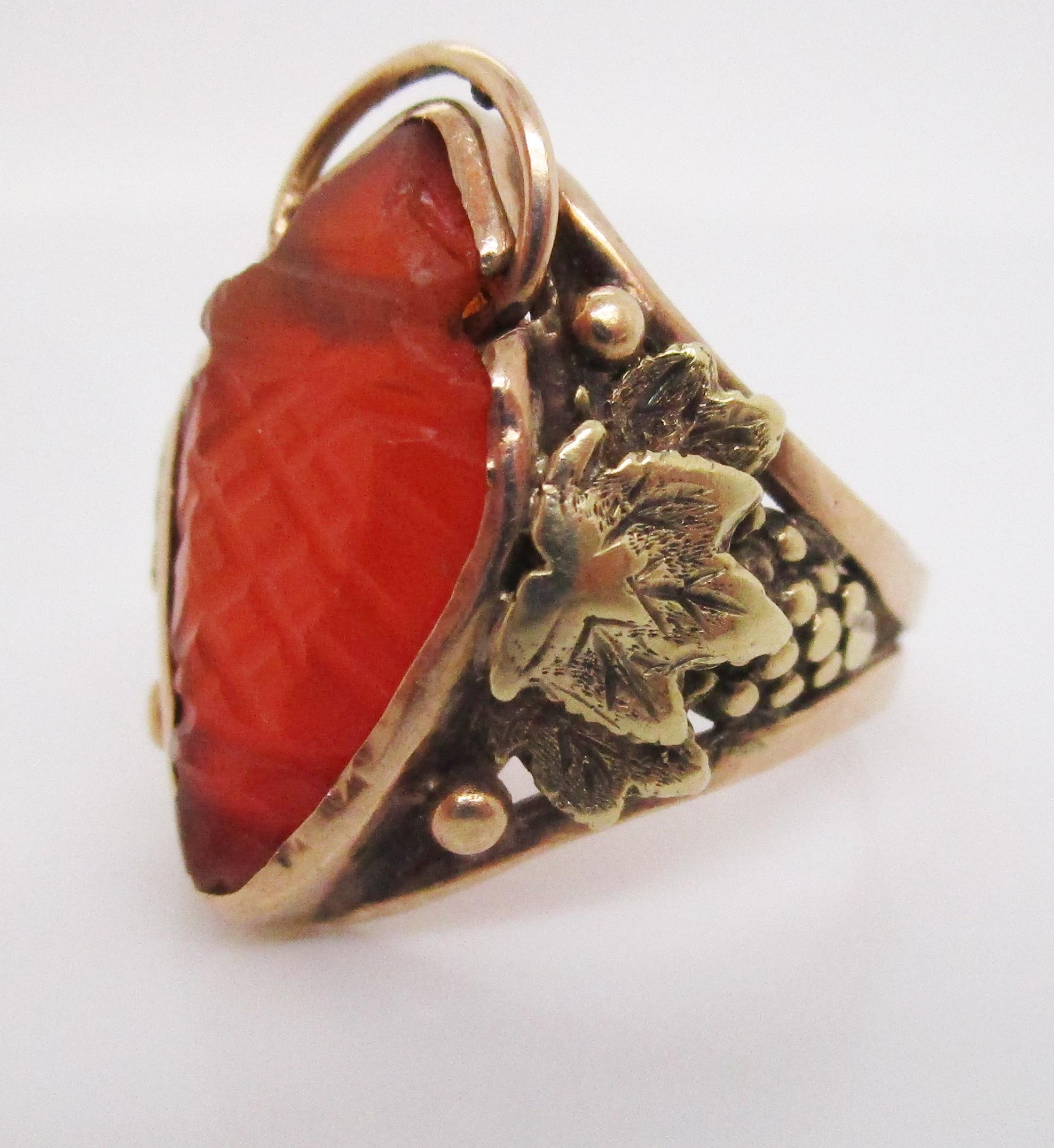 Arts & Crafts Handmade 14 Karat Yellow Gold Carnelian Ring with Grape Leaf Motif In Excellent Condition For Sale In Lexington, KY