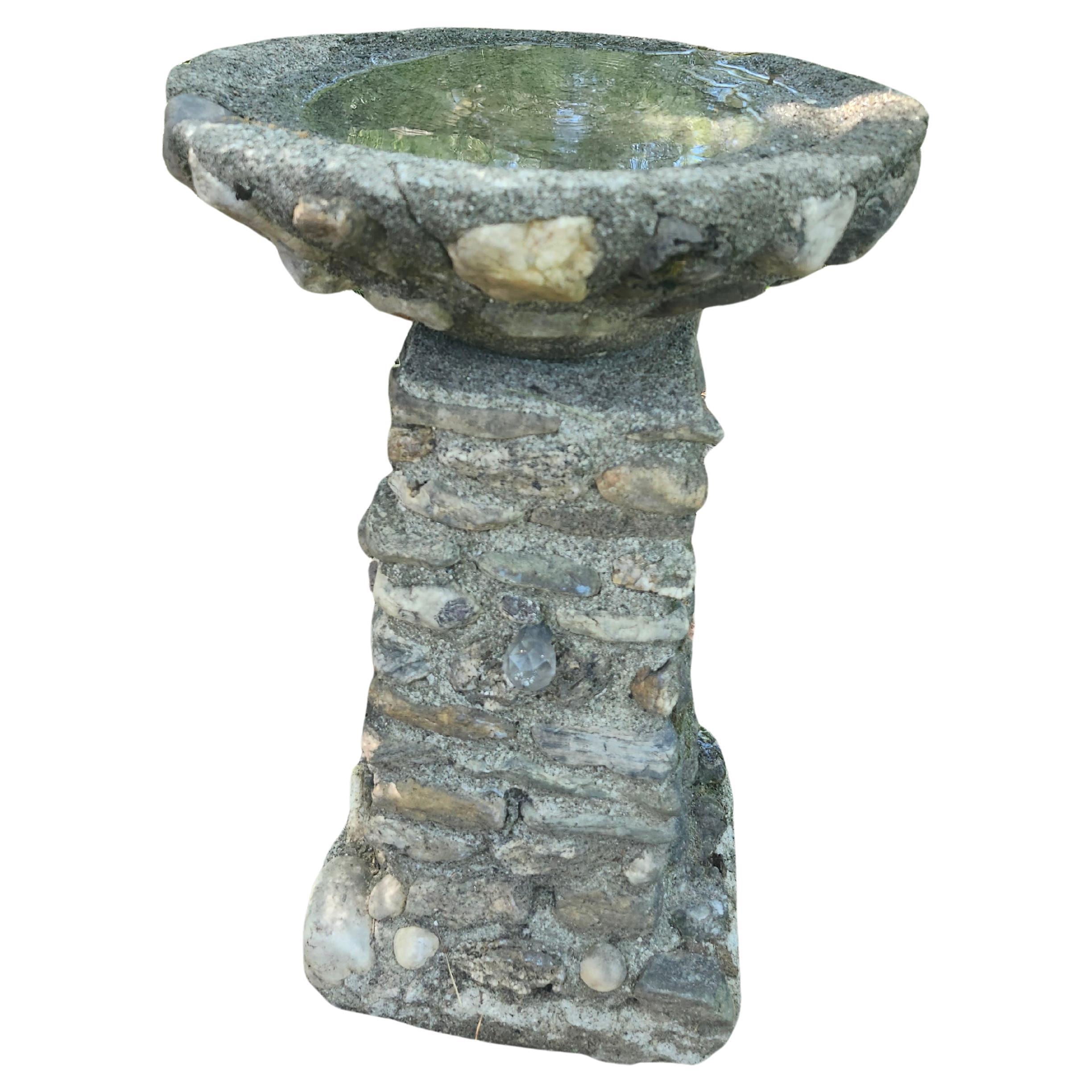Arts & Craft Handmade Folky 2 Pieces Adirondack Stone Birdbath C1930 im Zustand „Gut“ im Angebot in Port Jervis, NY