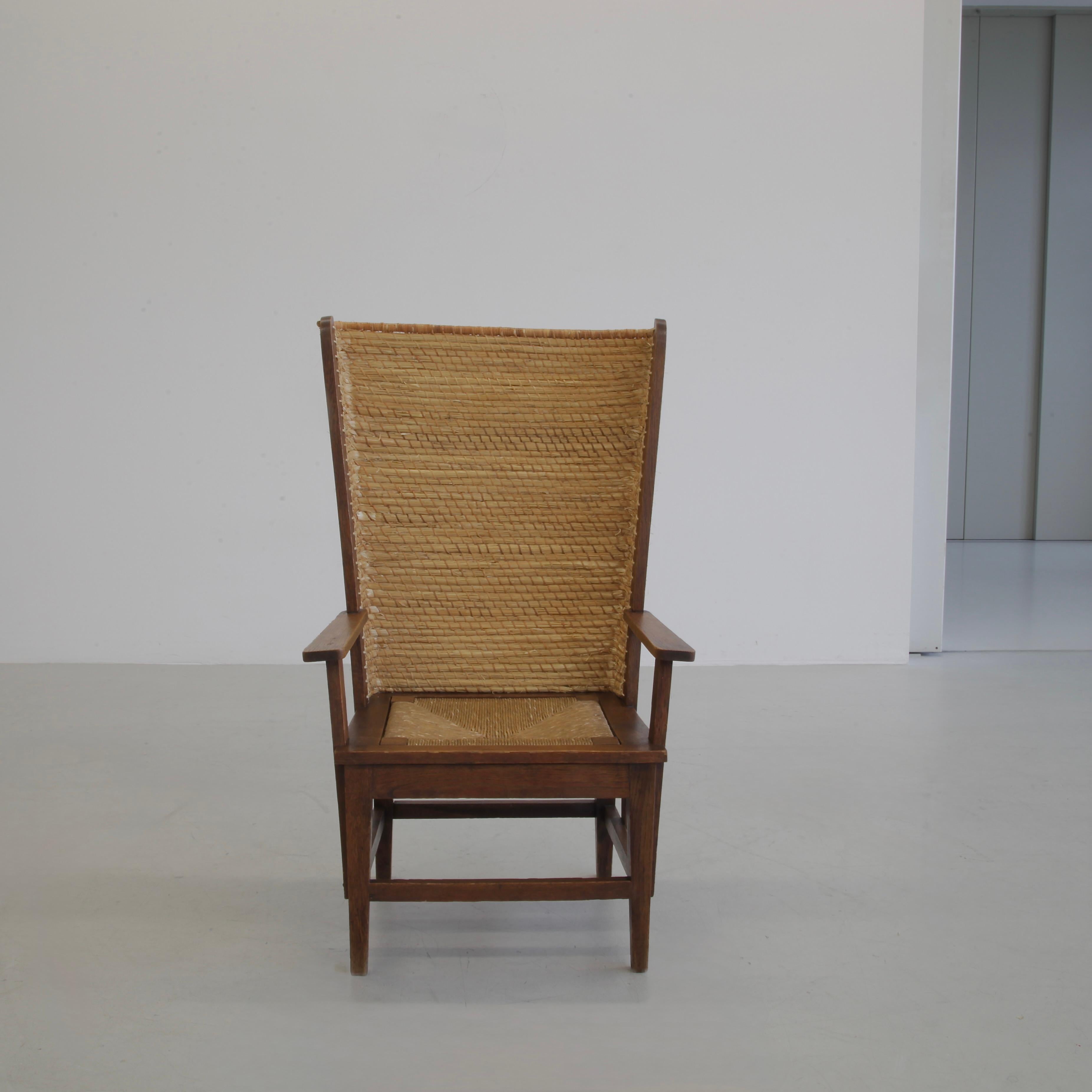 Début du 20ème siècle ARTS & CRAFTS Chaise à dossier haut designée par Chris Wegerif, c1900 en vente