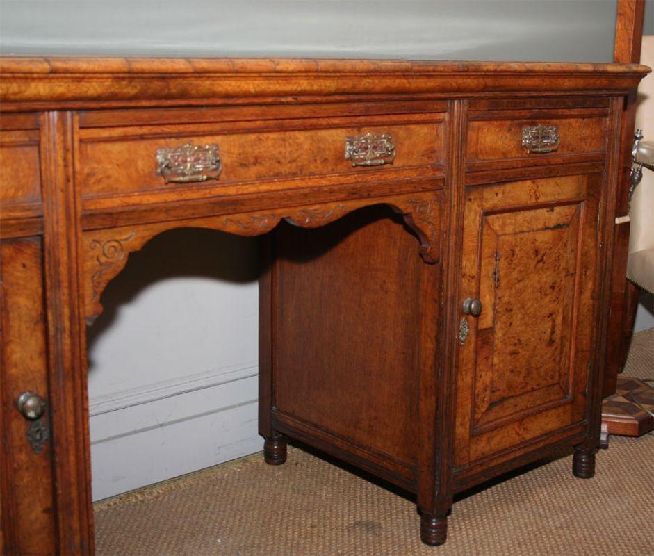 Arts & Crafts Highly Figured Pollard Oak English Sideboard In Good Condition For Sale In Greenwich, CT