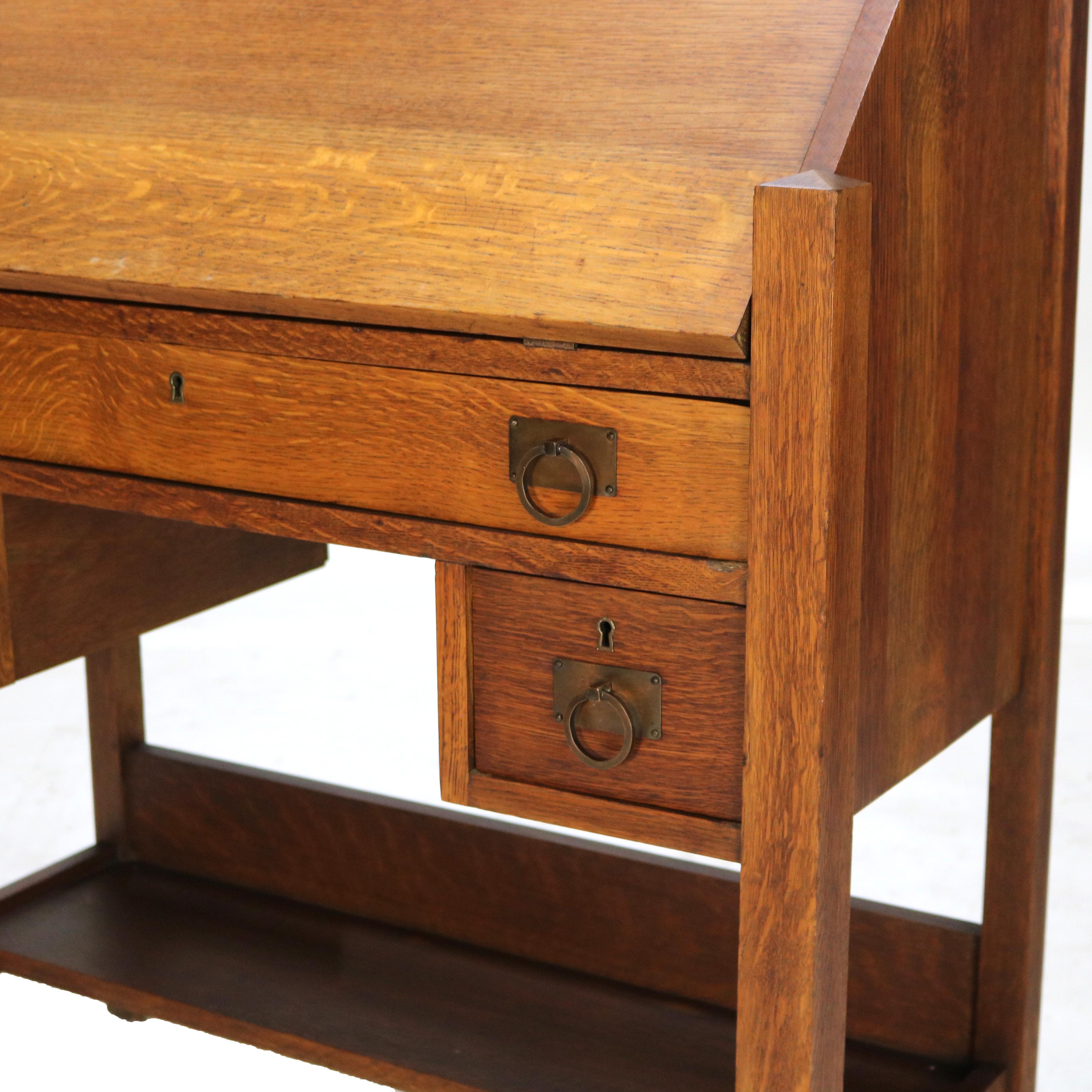 Artes y Oficios Honeoye Falls Furniture Co. Escritorio con frente abatible de roble C1920 en Bueno estado para la venta en Big Flats, NY