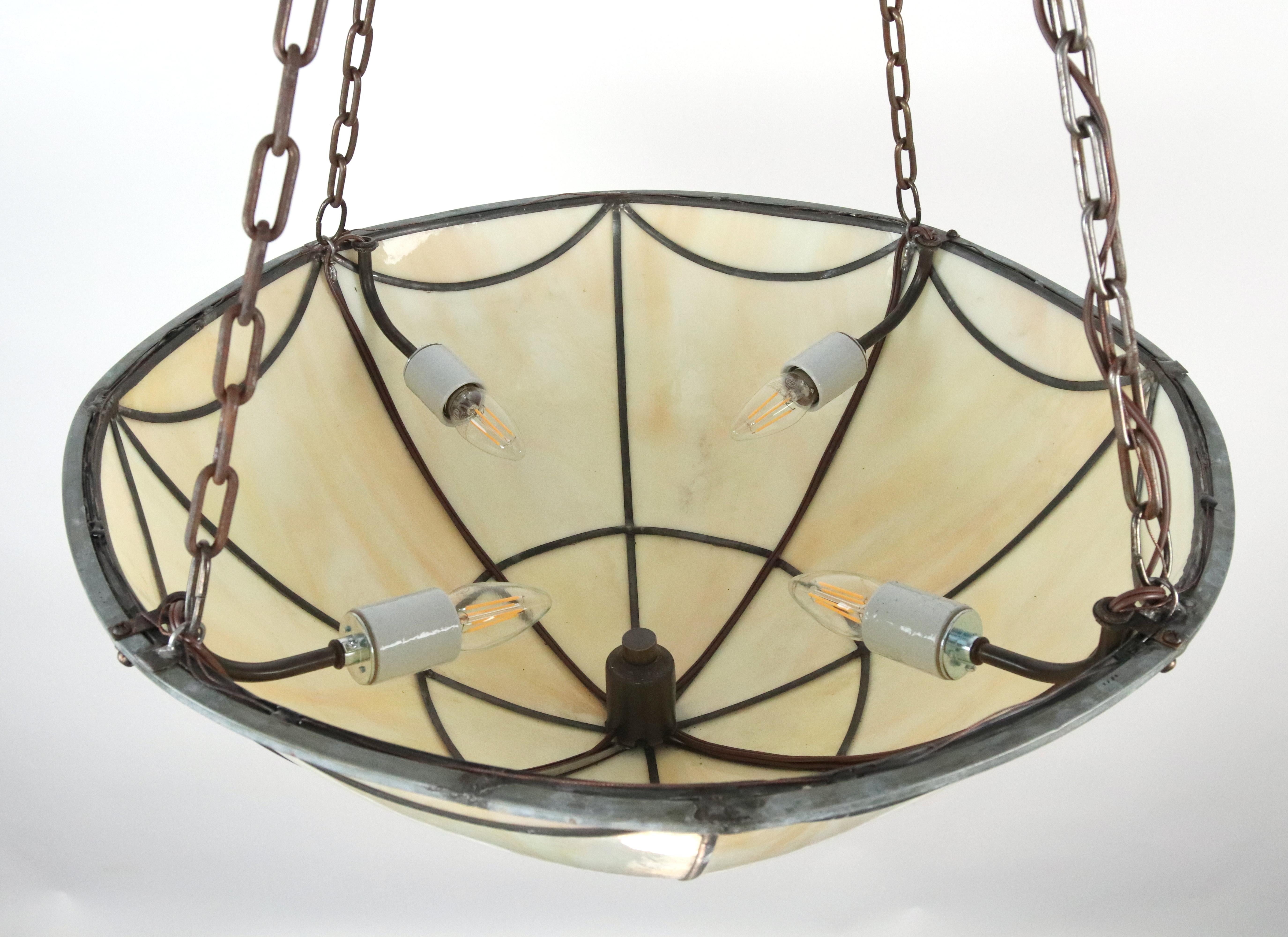 Lampe pendante en verre de scorie irisé Arts & Crafts en vente 7