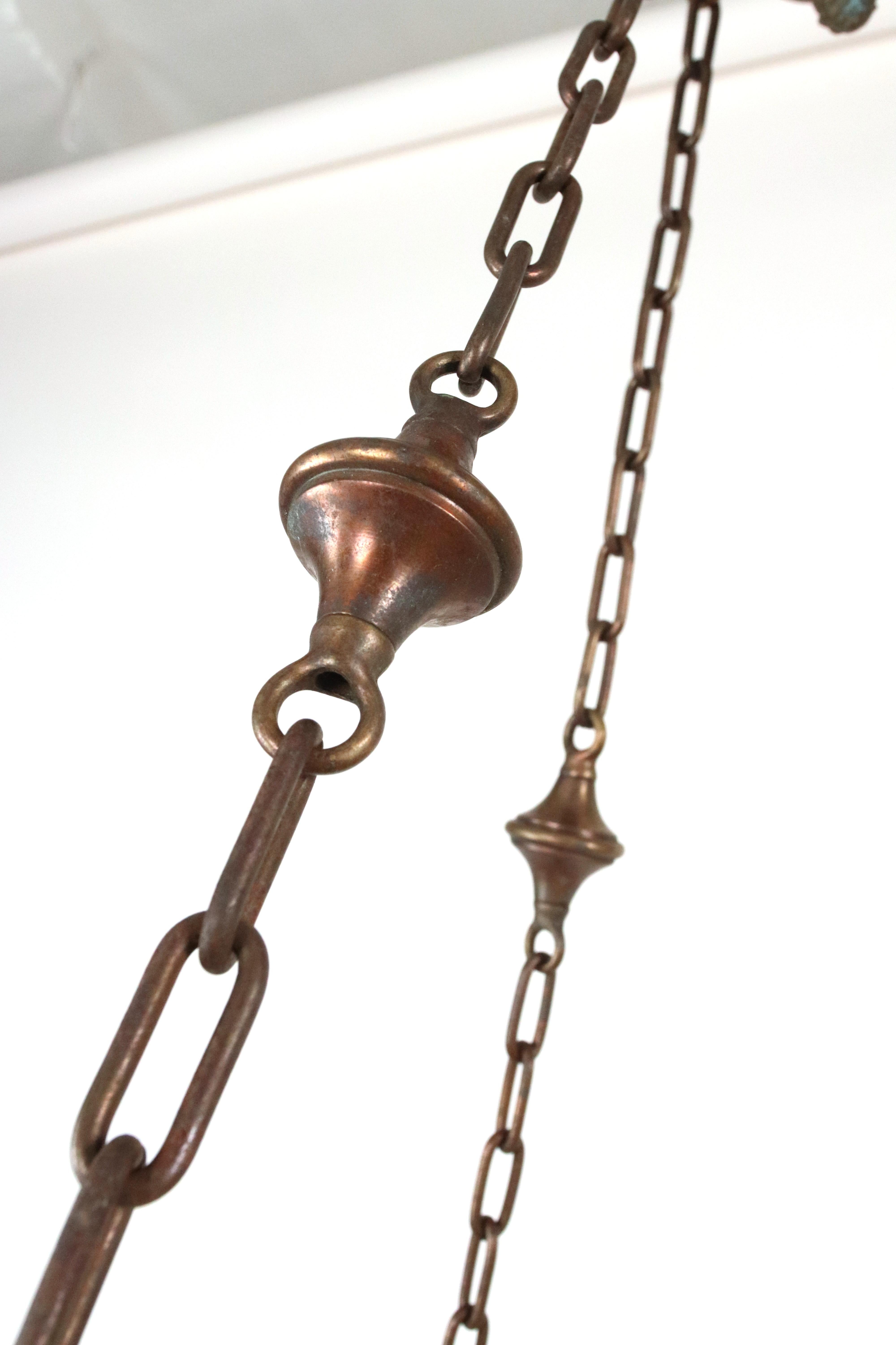Lampe pendante en verre de scorie irisé Arts & Crafts en vente 2