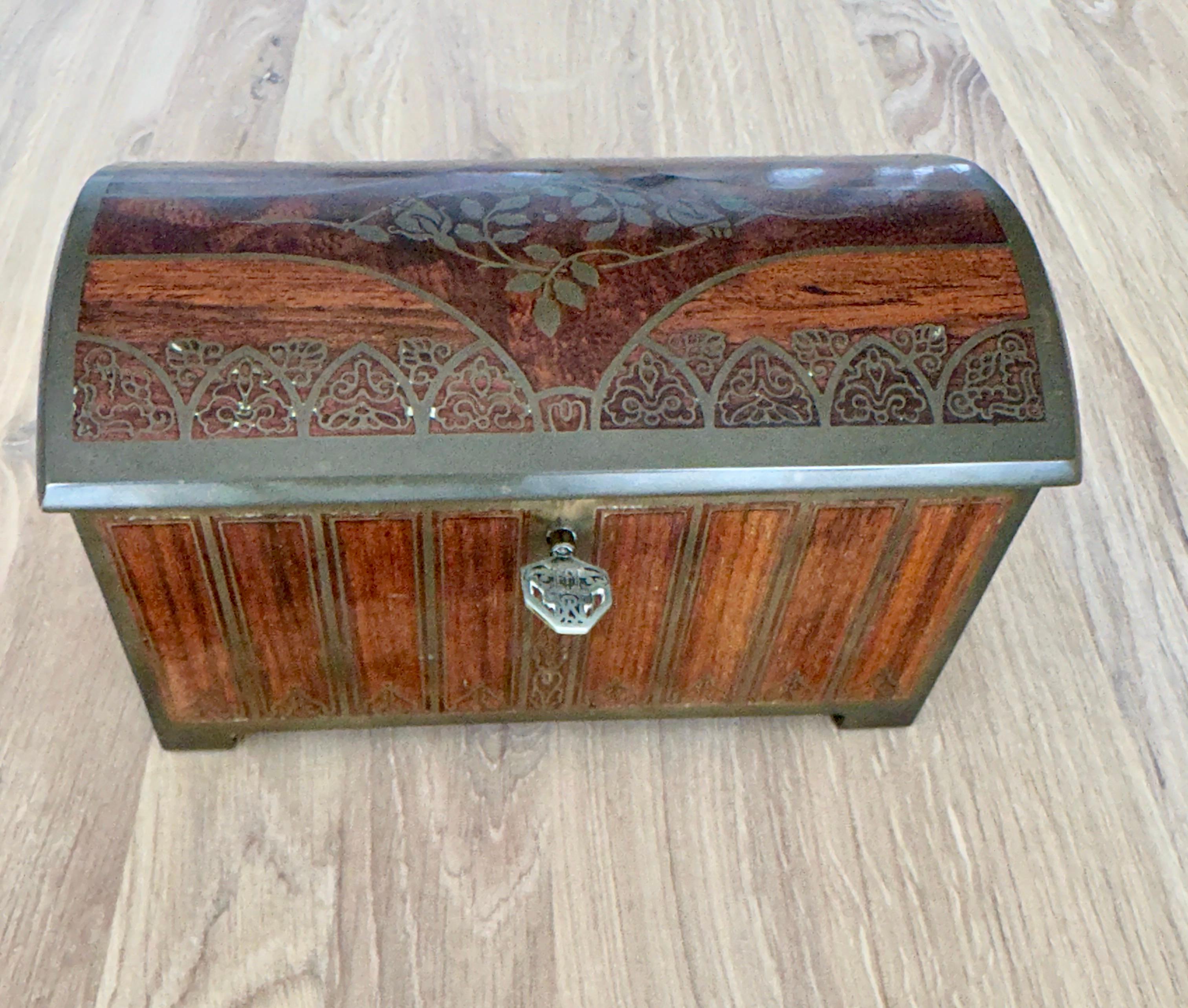 Arts & Crafts Jewelry Box Casket by Erhard & Sohne, Vienna Secession w. Dome Top For Sale 6