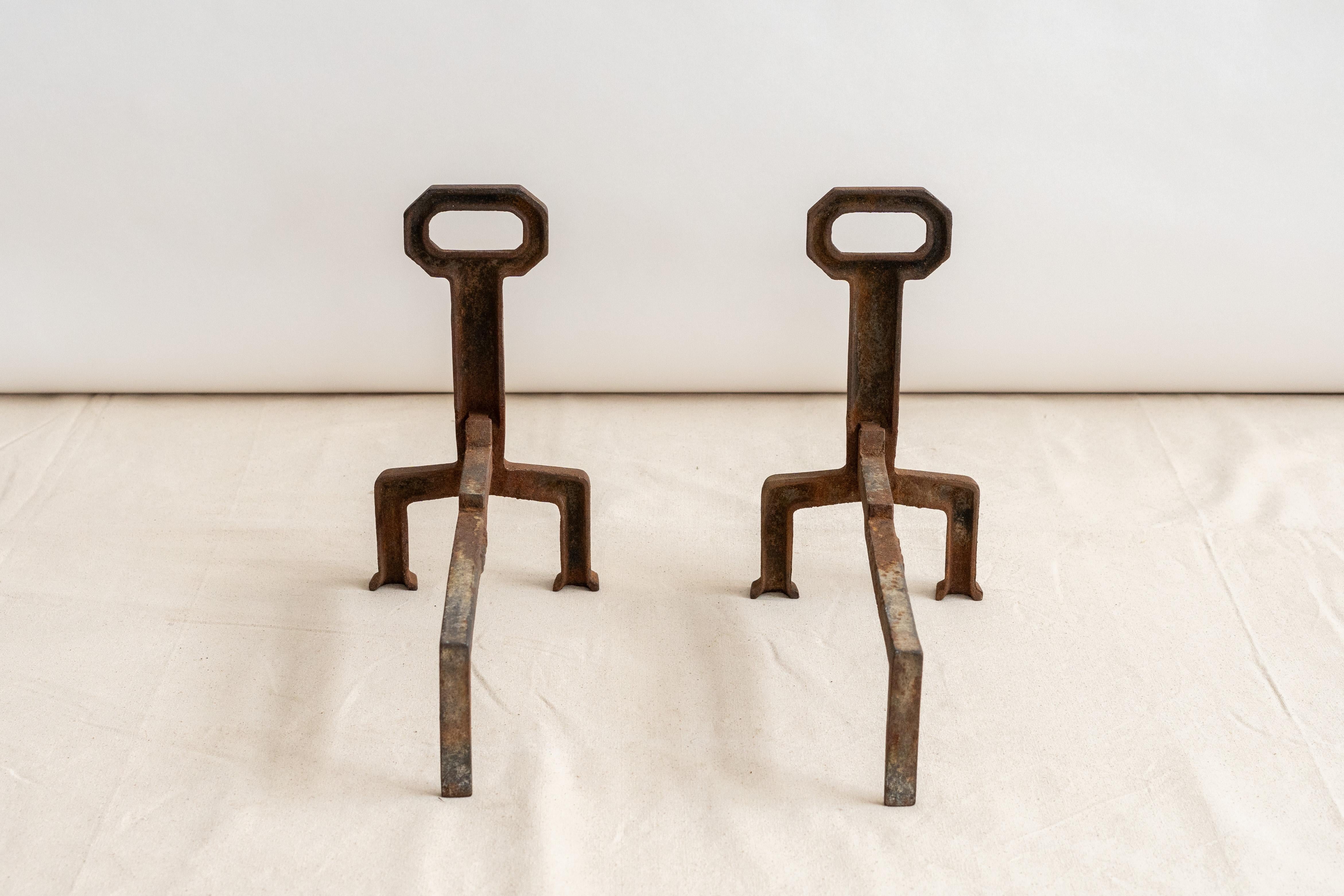 Chenets Arts & Crafts à trou de serrure en vente 1