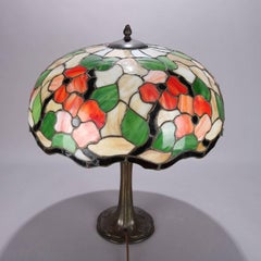 Arts & Crafts Tischlampe aus verbleitem Schlackenglas mit Mohnblume:: um 1910