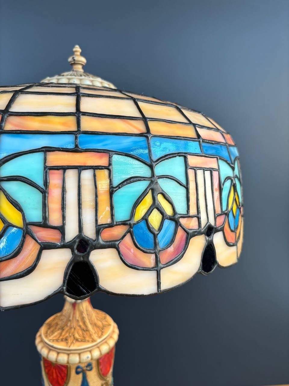 Arts & Crafts Leaded Slag Glass Table Lamp In Good Condition In Los Angeles, CA