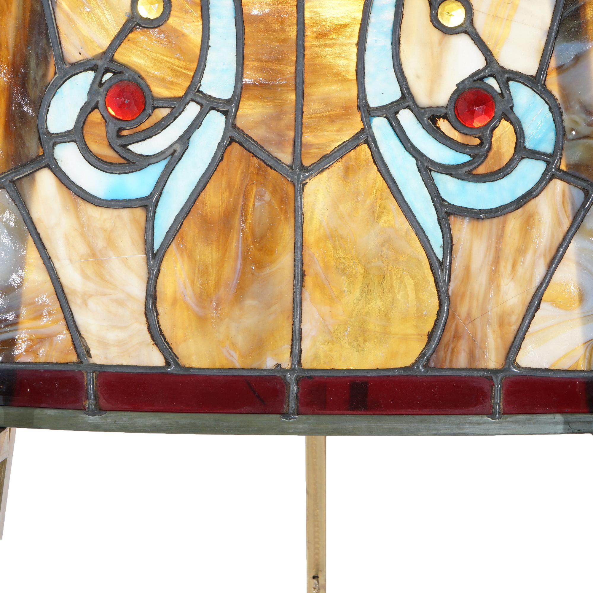 Verre de laitier Vitrail Arts & Crafts Leaded Slag & Jeweled Stained Glass avec hibou stylisé vers 1920 en vente