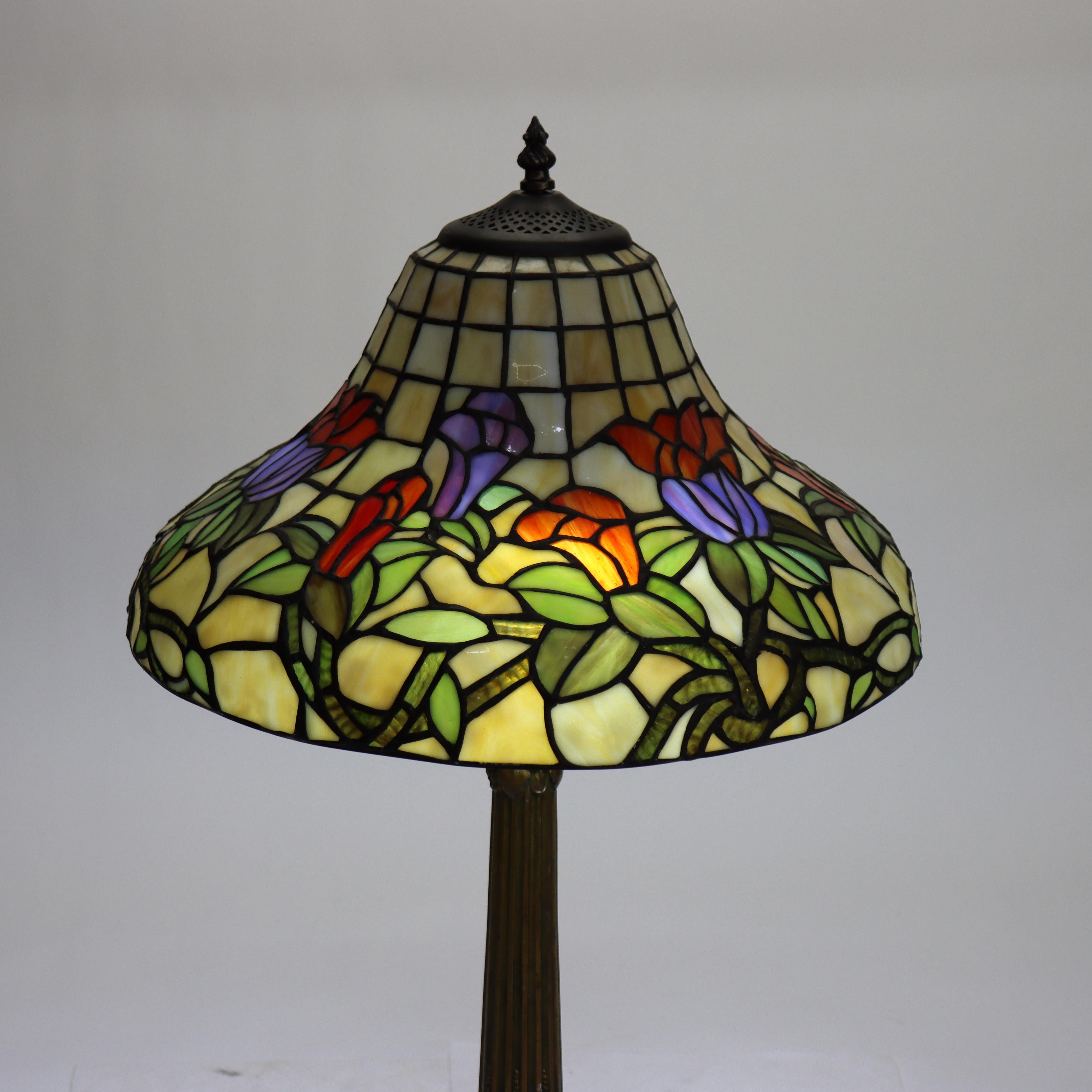 Lámpara de sobremesa Arts & Crafts Leaded Stained glass 20thC Estadounidense en venta