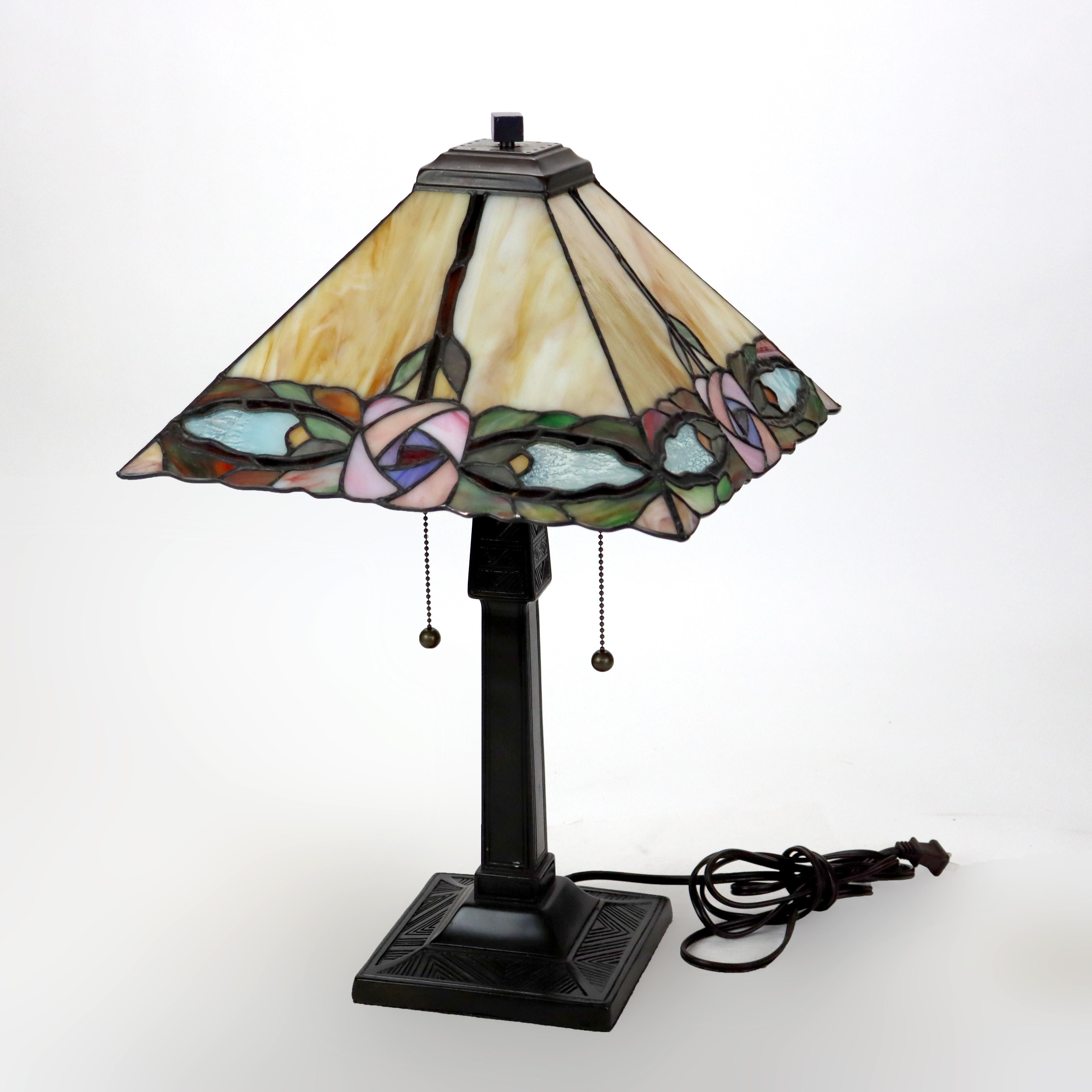 Lámpara de sobremesa Arts & Crafts Leaded Stained glass 20thC Estadounidense en venta