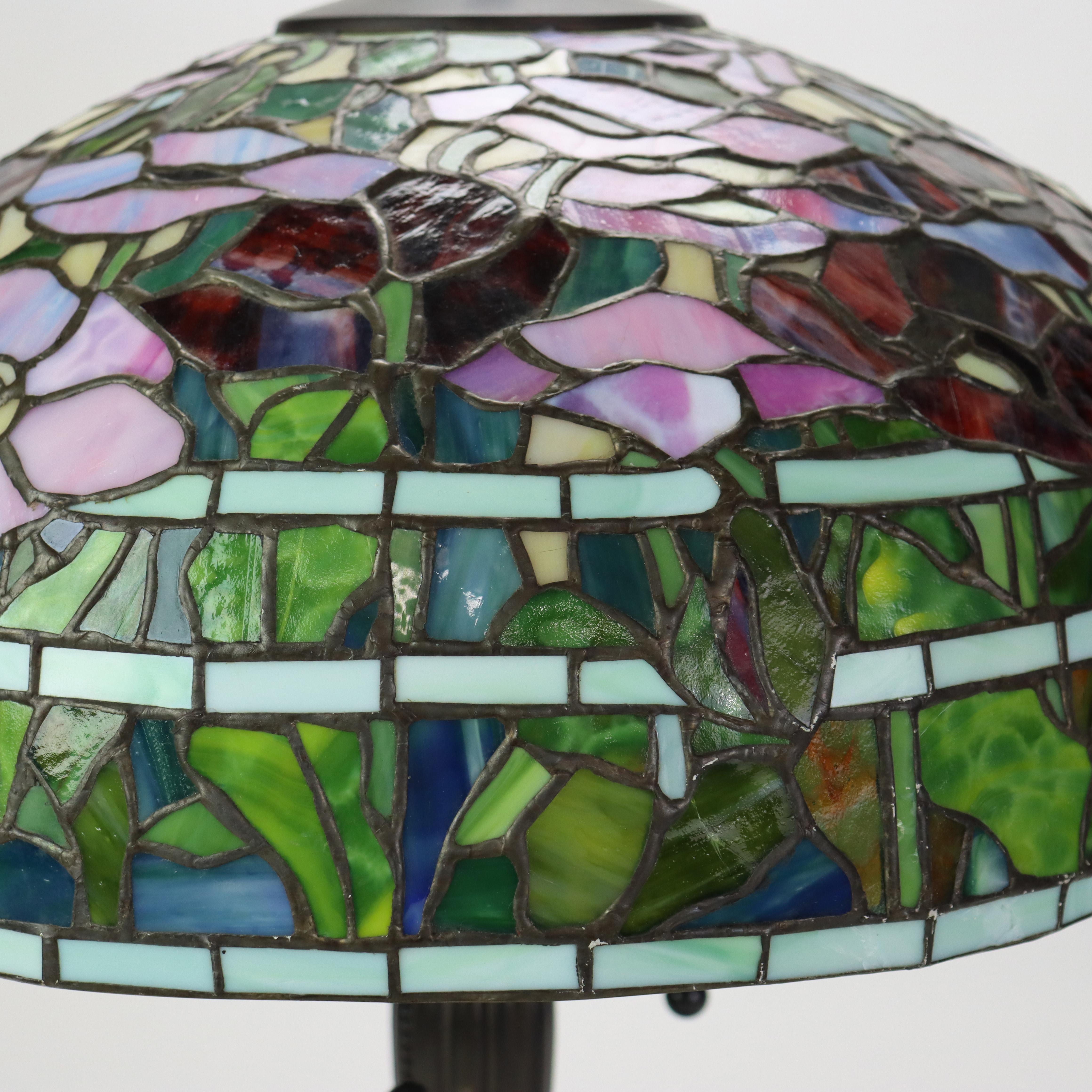 Lámpara de sobremesa Arts & Crafts Leaded Stained glass 20thC en Bueno estado para la venta en Big Flats, NY