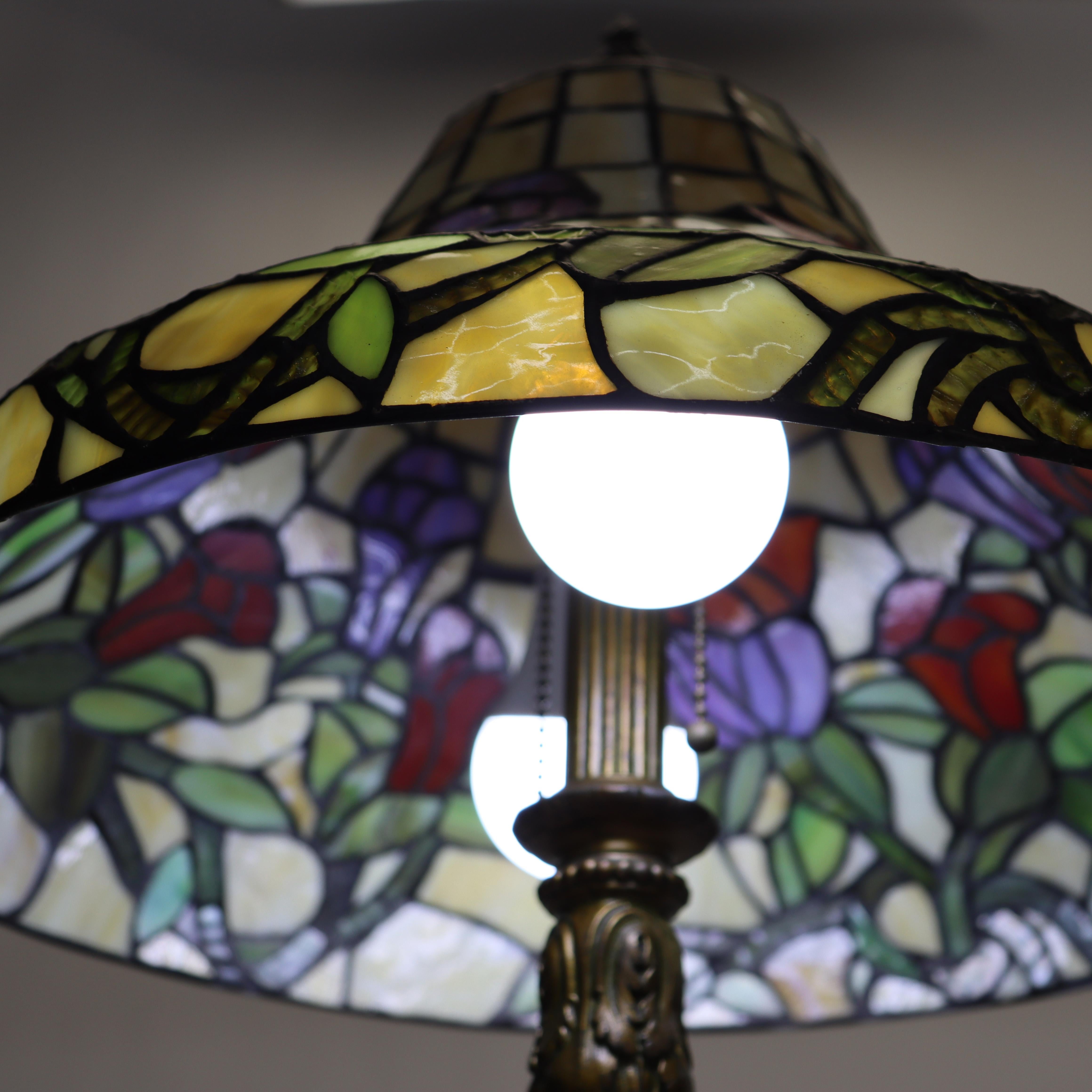 Lámpara de sobremesa Arts & Crafts Leaded Stained glass 20thC en Bueno estado para la venta en Big Flats, NY