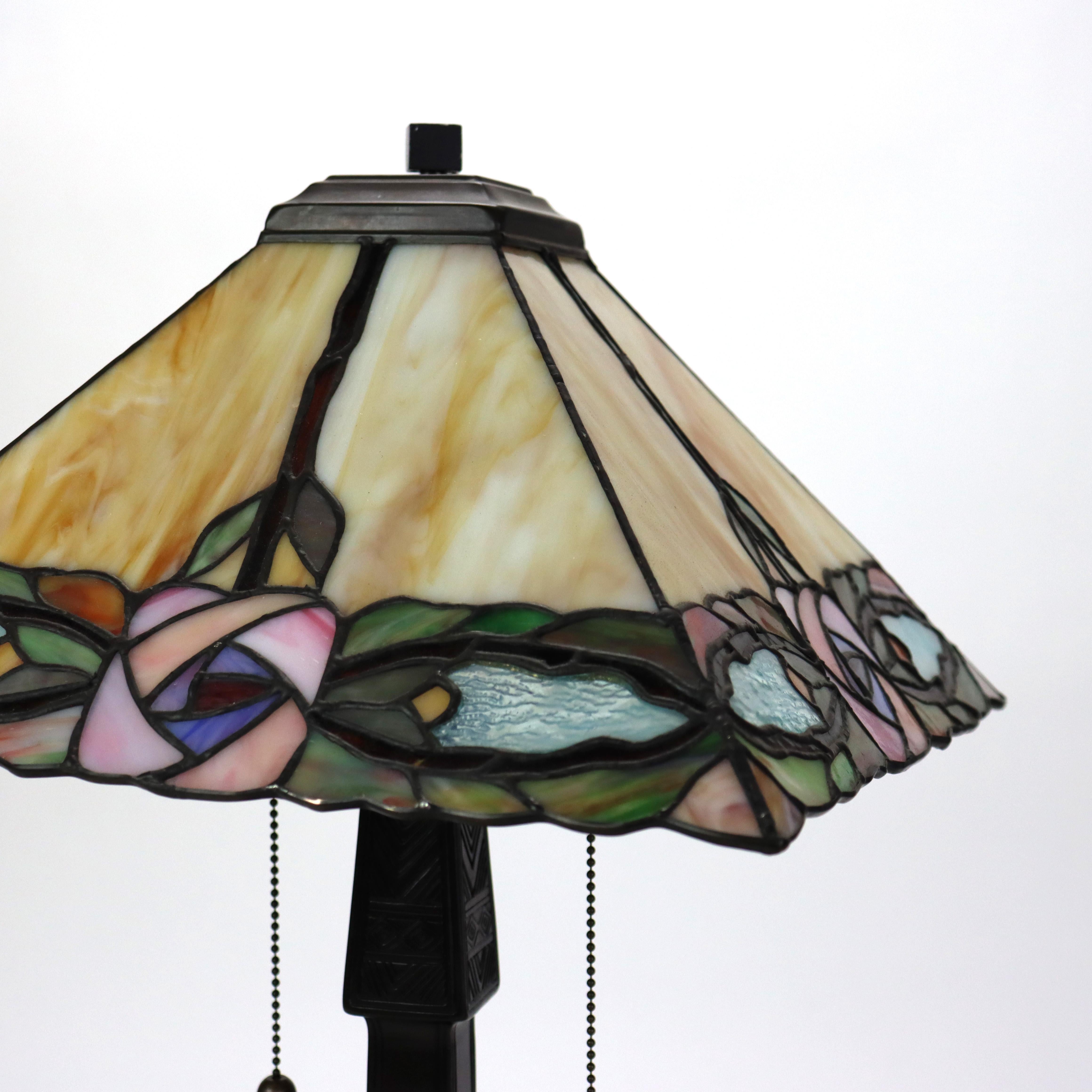 Lámpara de sobremesa Arts & Crafts Leaded Stained glass 20thC en Bueno estado para la venta en Big Flats, NY