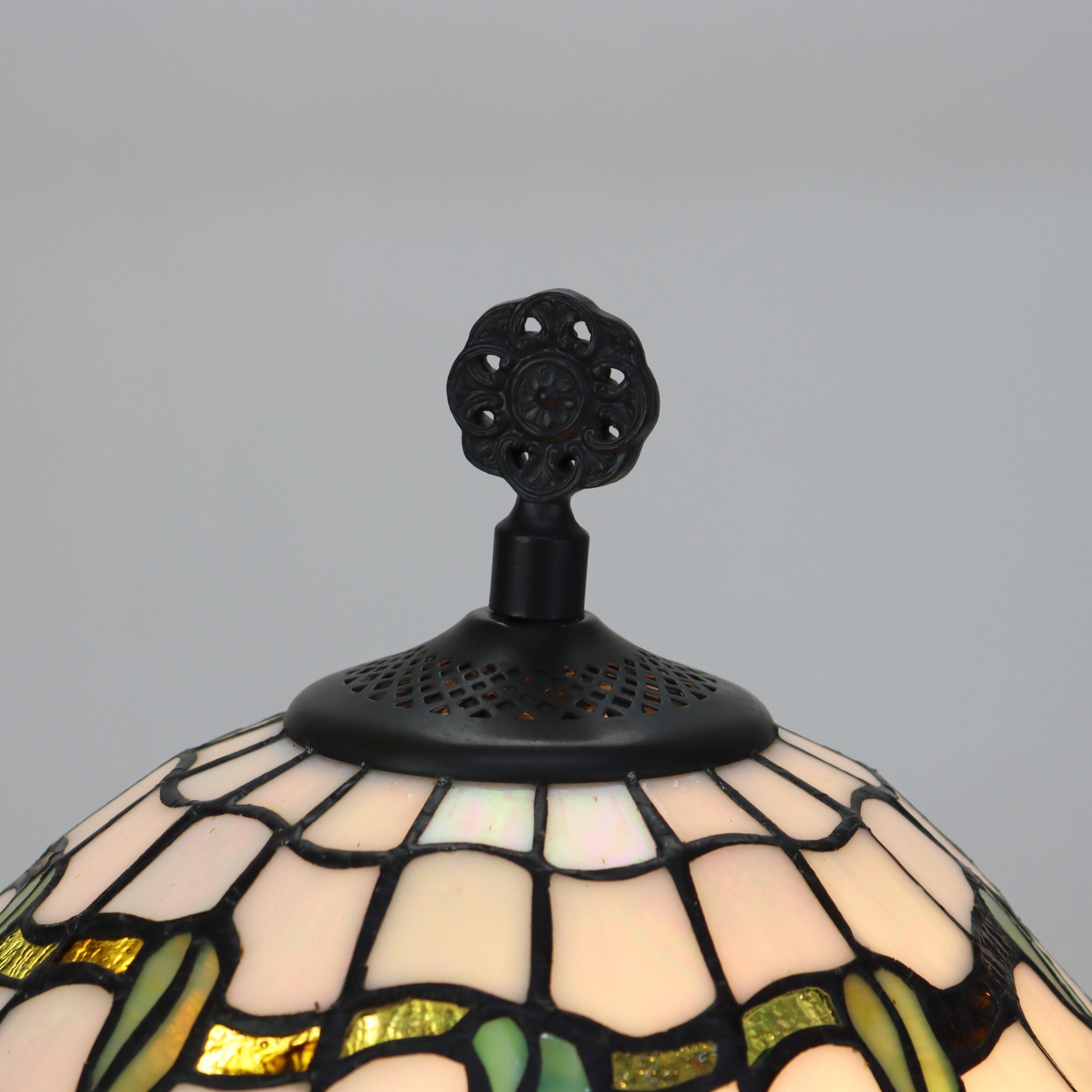 Lámpara de sobremesa Arts & Crafts Leaded Stained glass 20thC en Bueno estado para la venta en Big Flats, NY