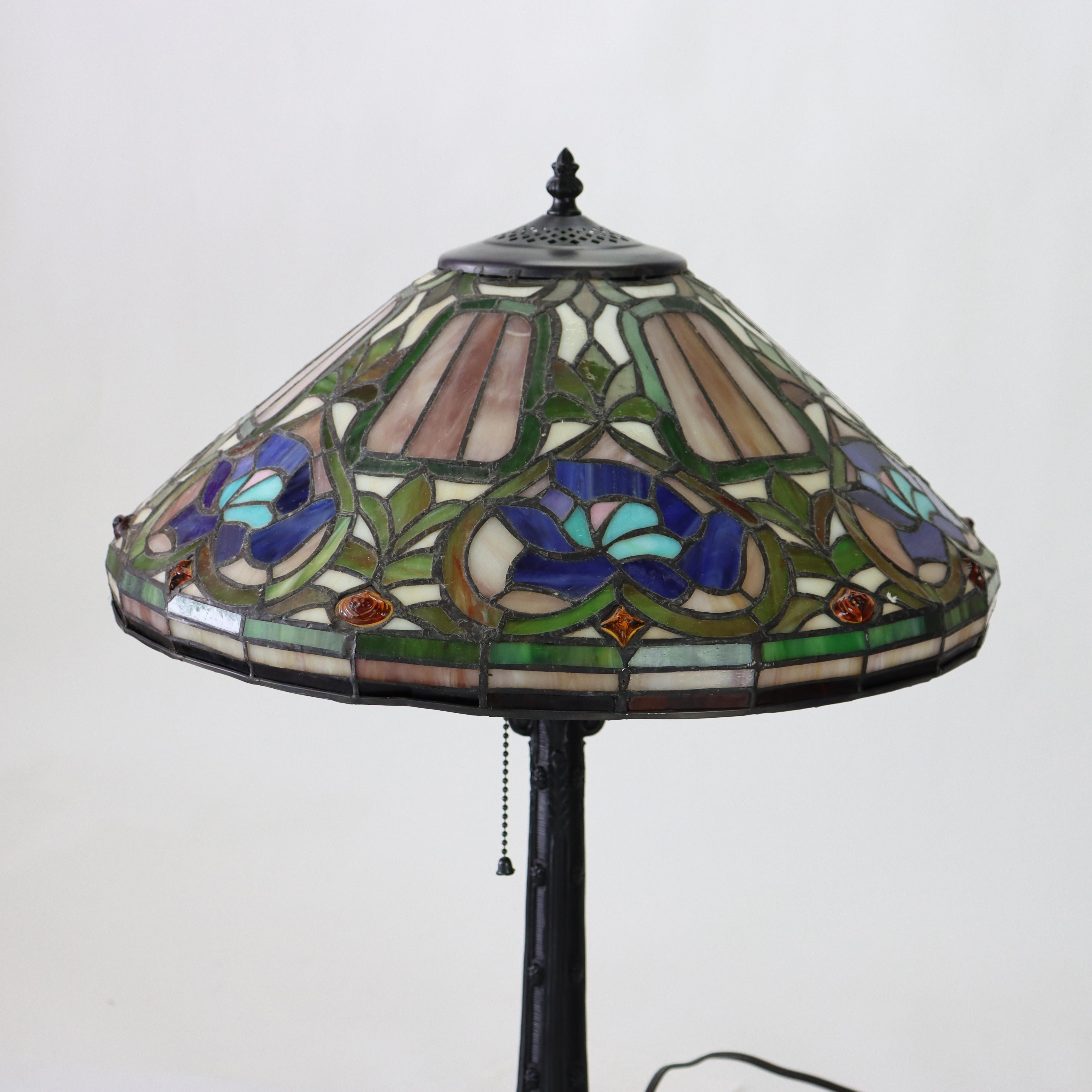 20th Century Arts & Crafts Leaded Stained Glass Table Lamp 20thC For Sale