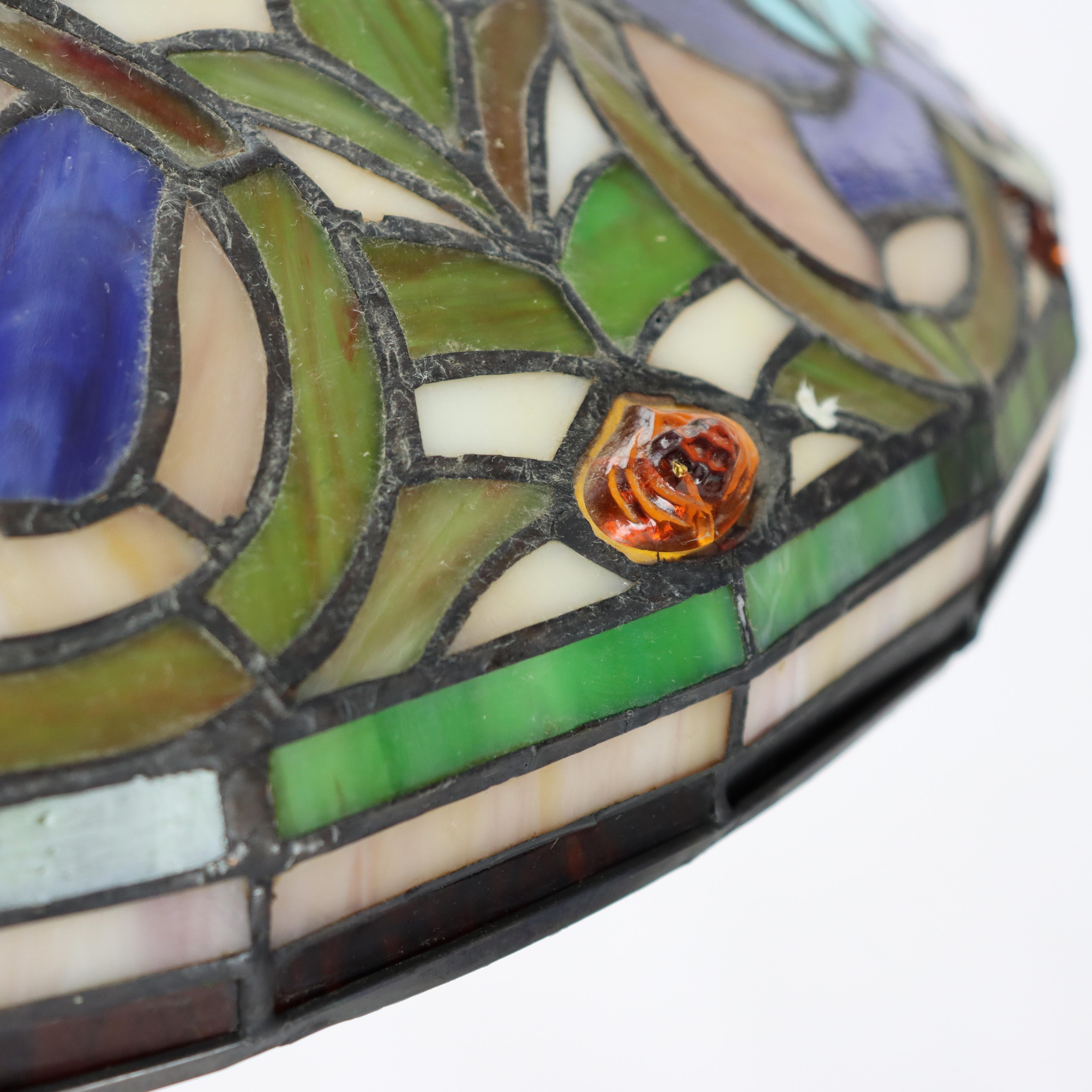 Arts & Crafts Leaded Stained Glass Table Lamp 20thC For Sale 2