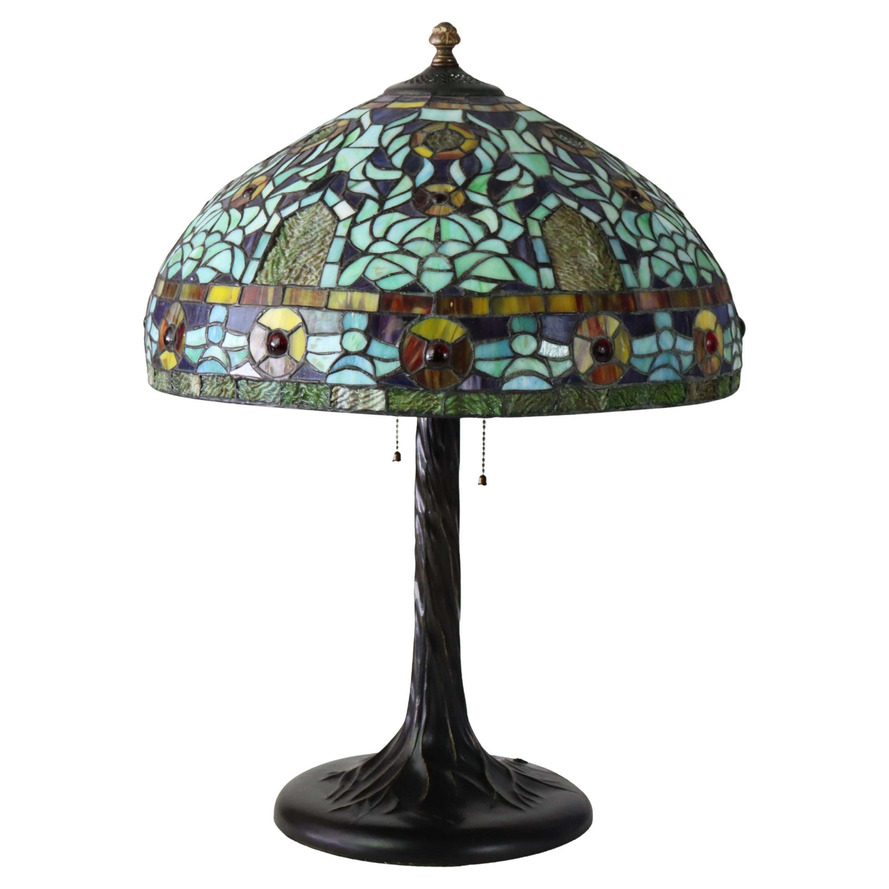 Lampe de table Arts & Crafts en verre teinté au plomb 20e siècle