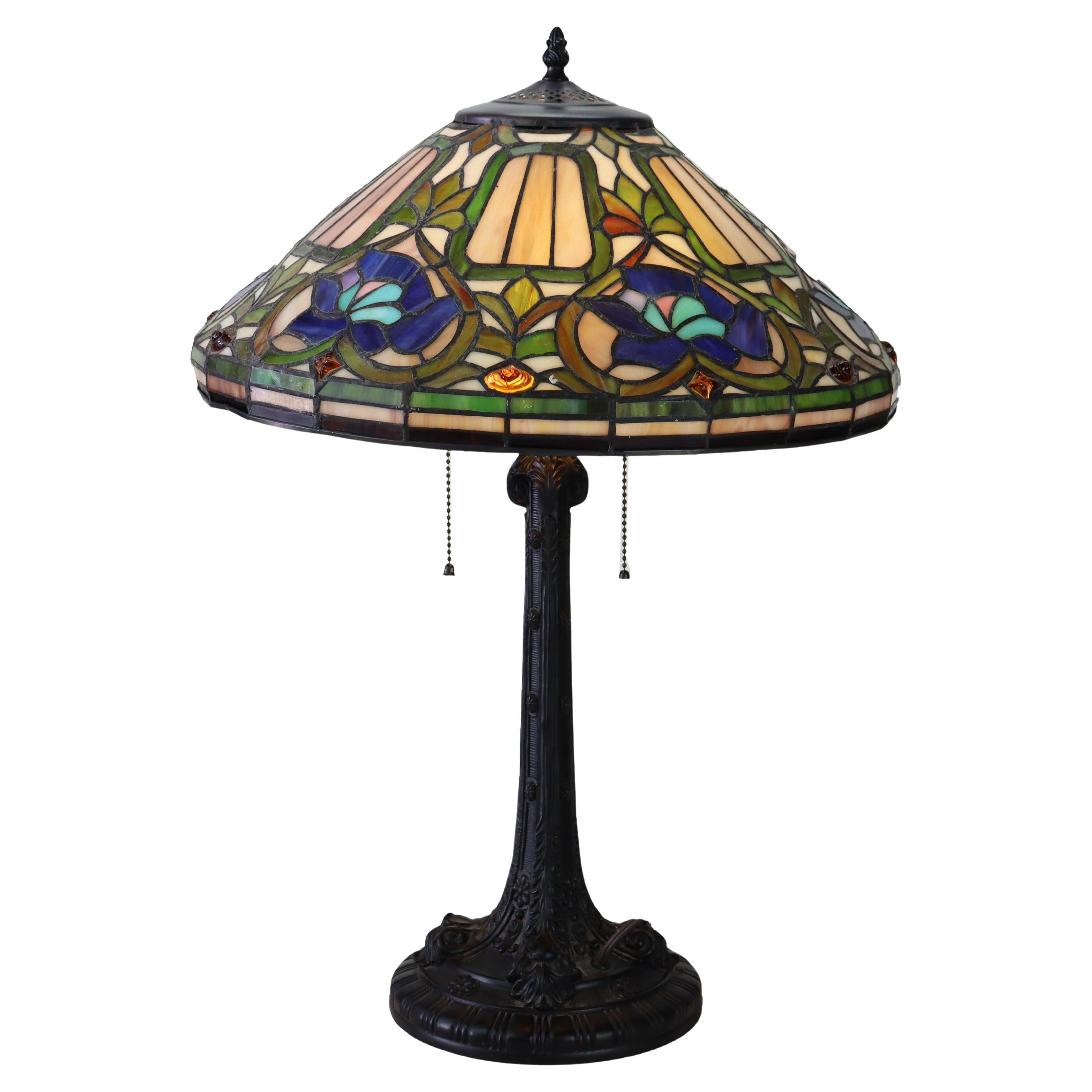 Arts & Crafts Leaded Stained Glass Table Lamp 20thC For Sale
