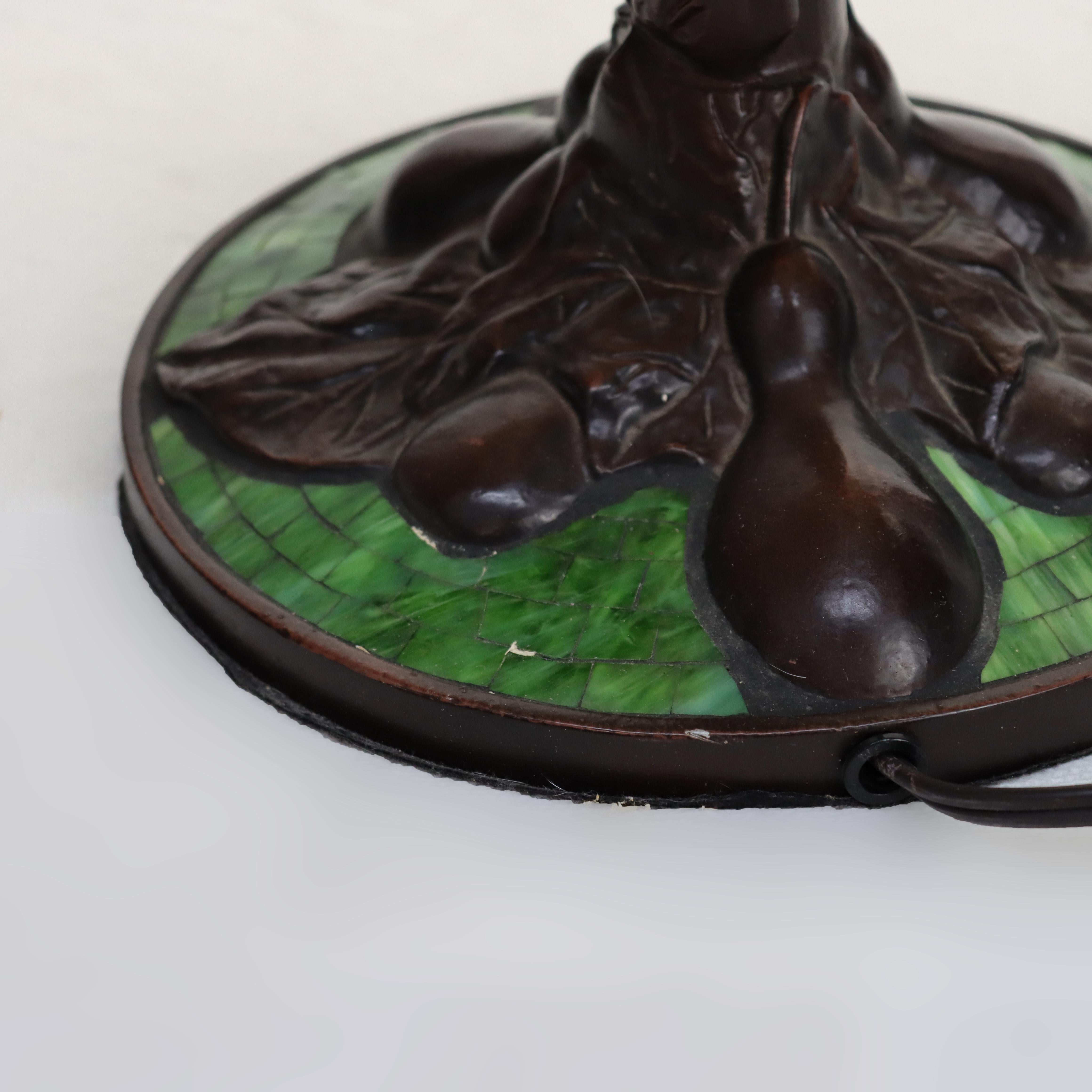 Arts & Crafts Stained glass Tischlampe mit Frucht Design/One 20thC im Angebot 3