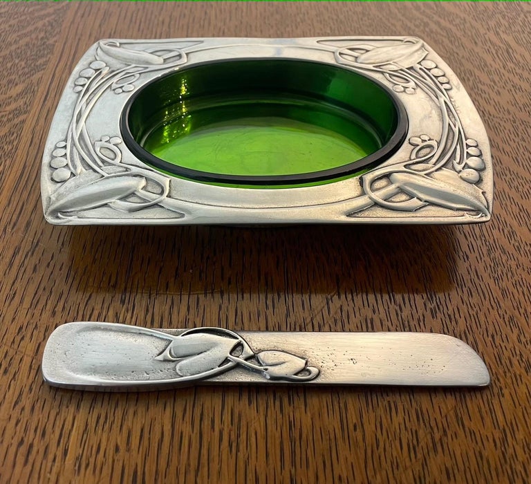 Arts and Crafts Liberty and Co 'Tudric' Butter Dish and Knife by