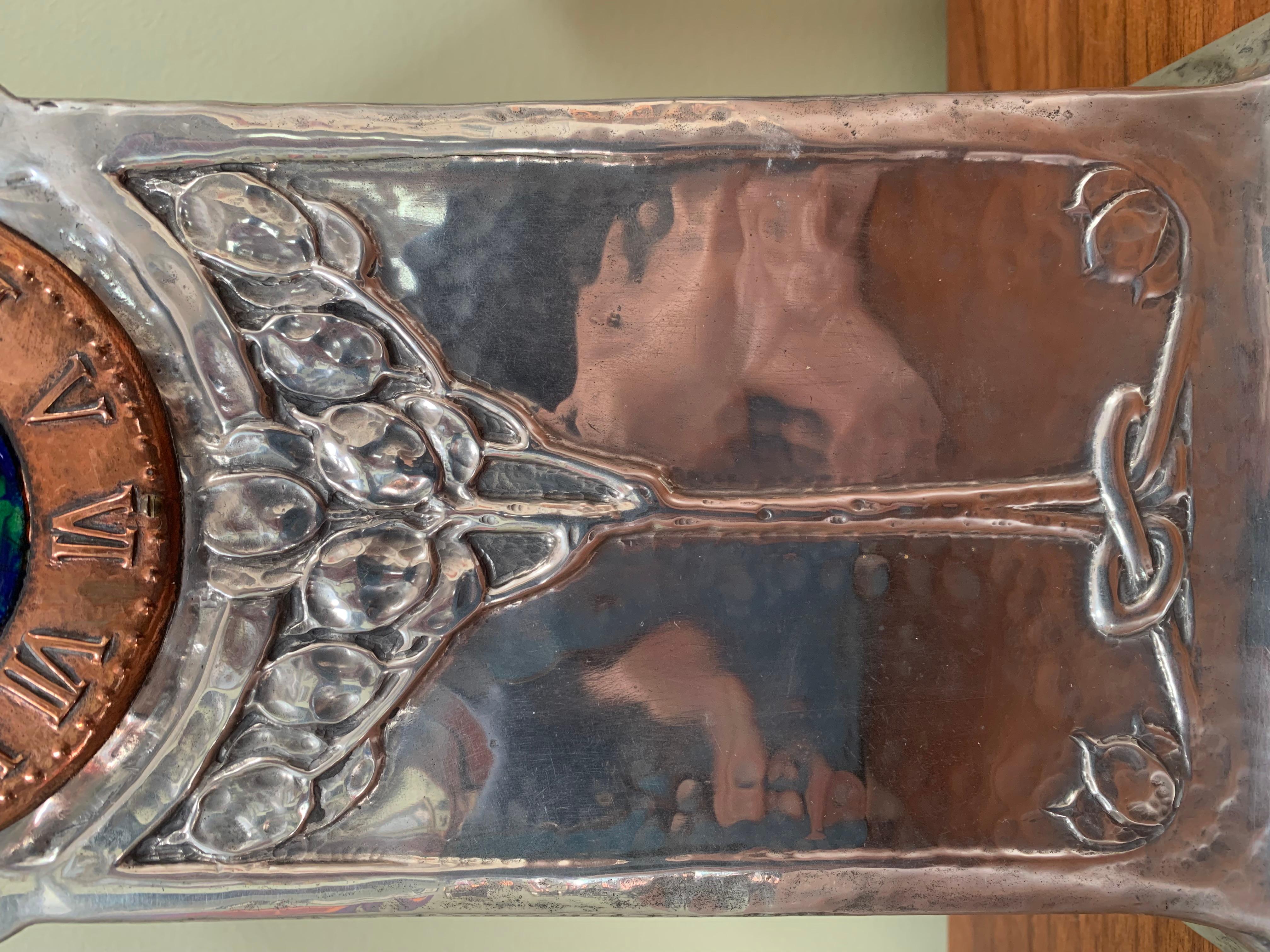 Horloge Liberty Arts & Crafts Liberty en étain de David Veasey, 1903 en vente 2