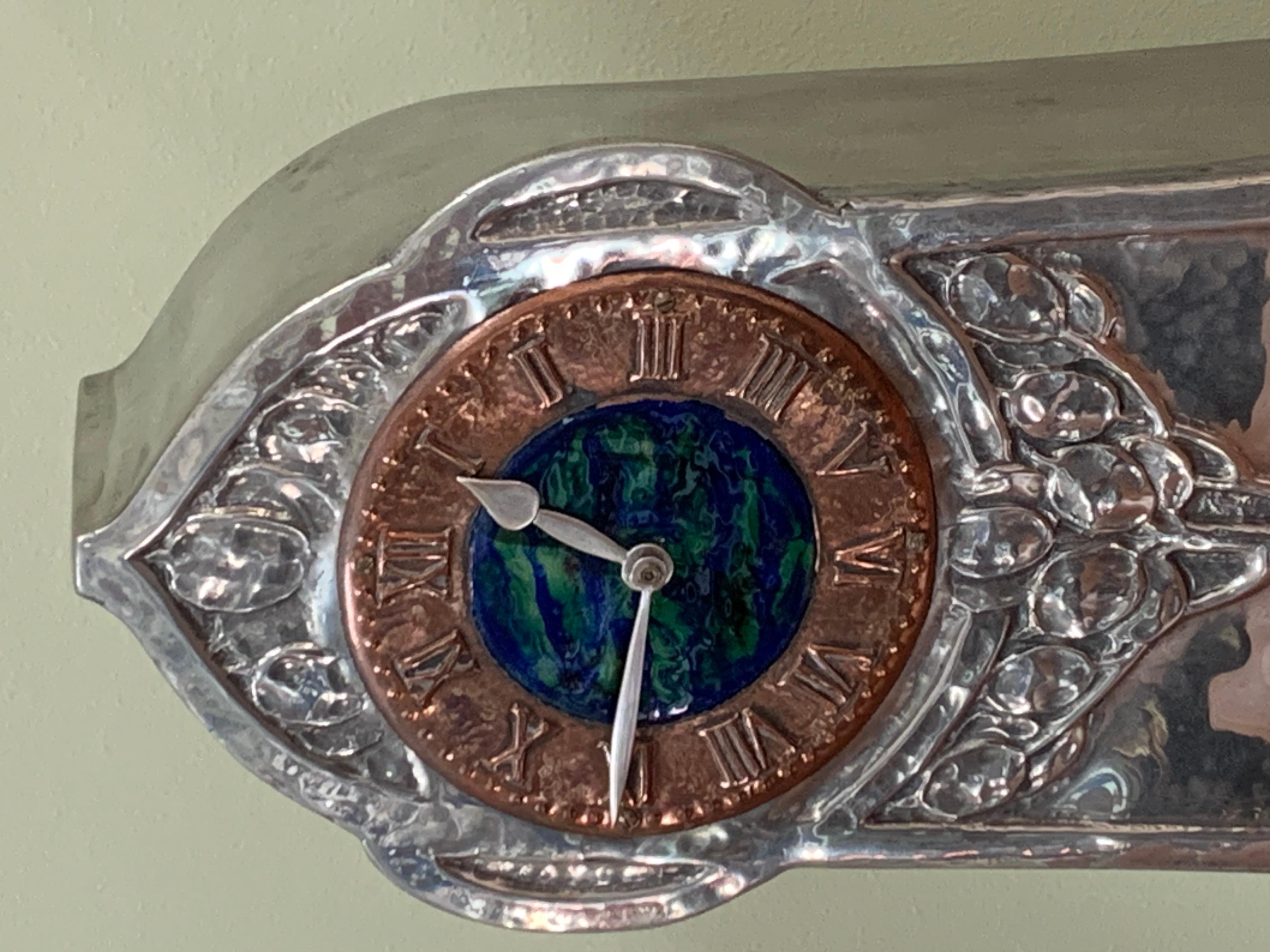 Horloge Liberty Arts & Crafts Liberty en étain de David Veasey, 1903 en vente 3