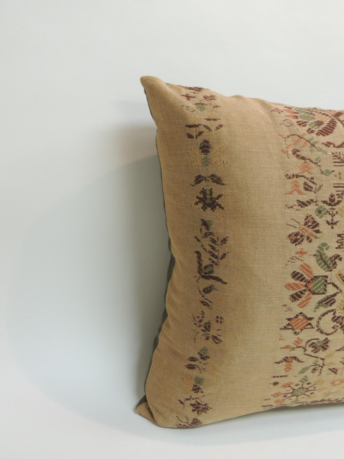 Linen Arts & Crafts pillow, depicting flowers and baskets. In shades of brown, green, gold, orange and pink. Green linen backing.
Decorative pillow handcrafted and designed in the USA. Closure by stitch (no zipper closure) with custom-made pillow