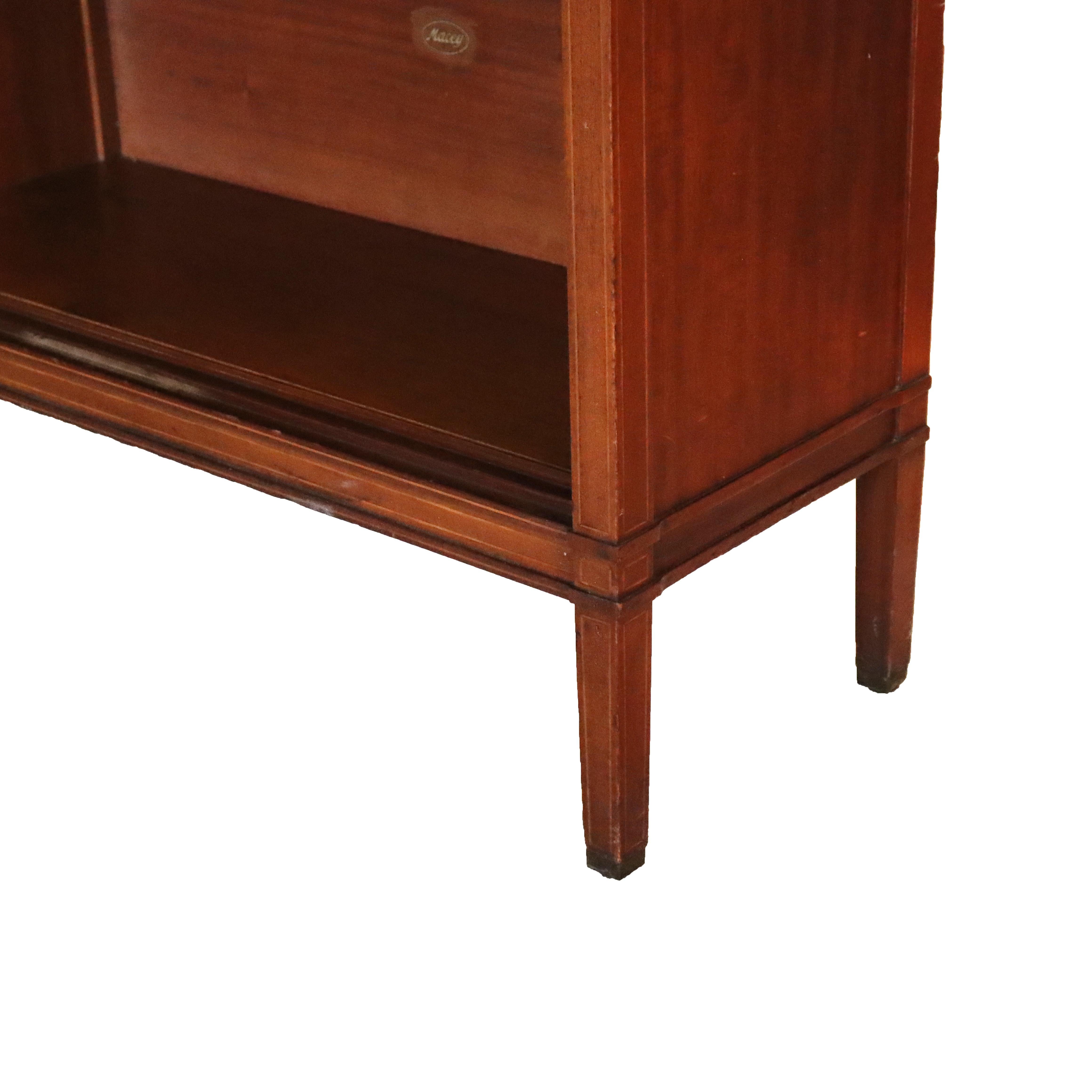 Arts & Crafts Macey Satinwood Banded Mahogany Barrister Bookcase C1920 (Mahagoni) im Angebot