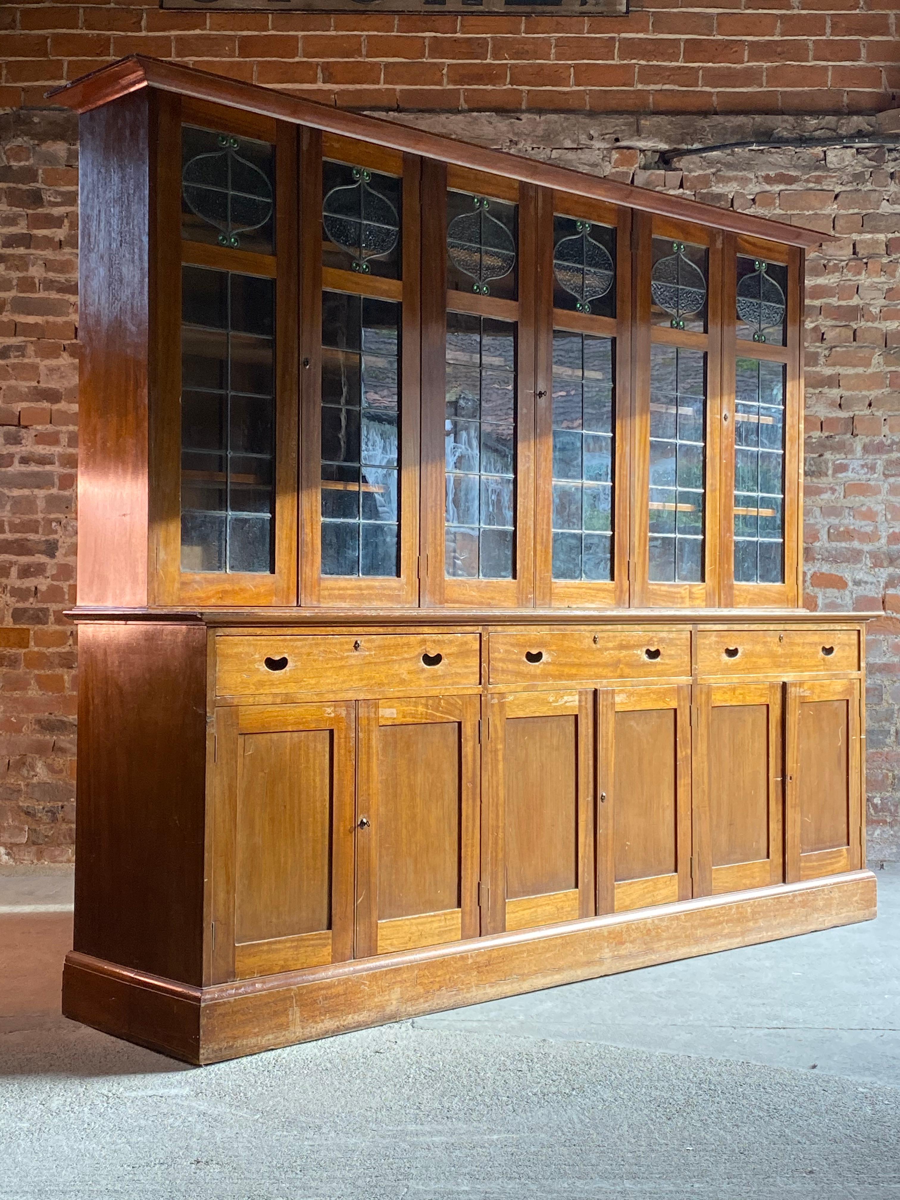 Arts & Crafts Mahogany Library Bookcase Extremely Large, circa 1920 4