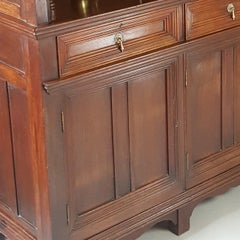 Aparador Arts & Crafts de caoba diseñado por Philip Webb para Morris & Co.