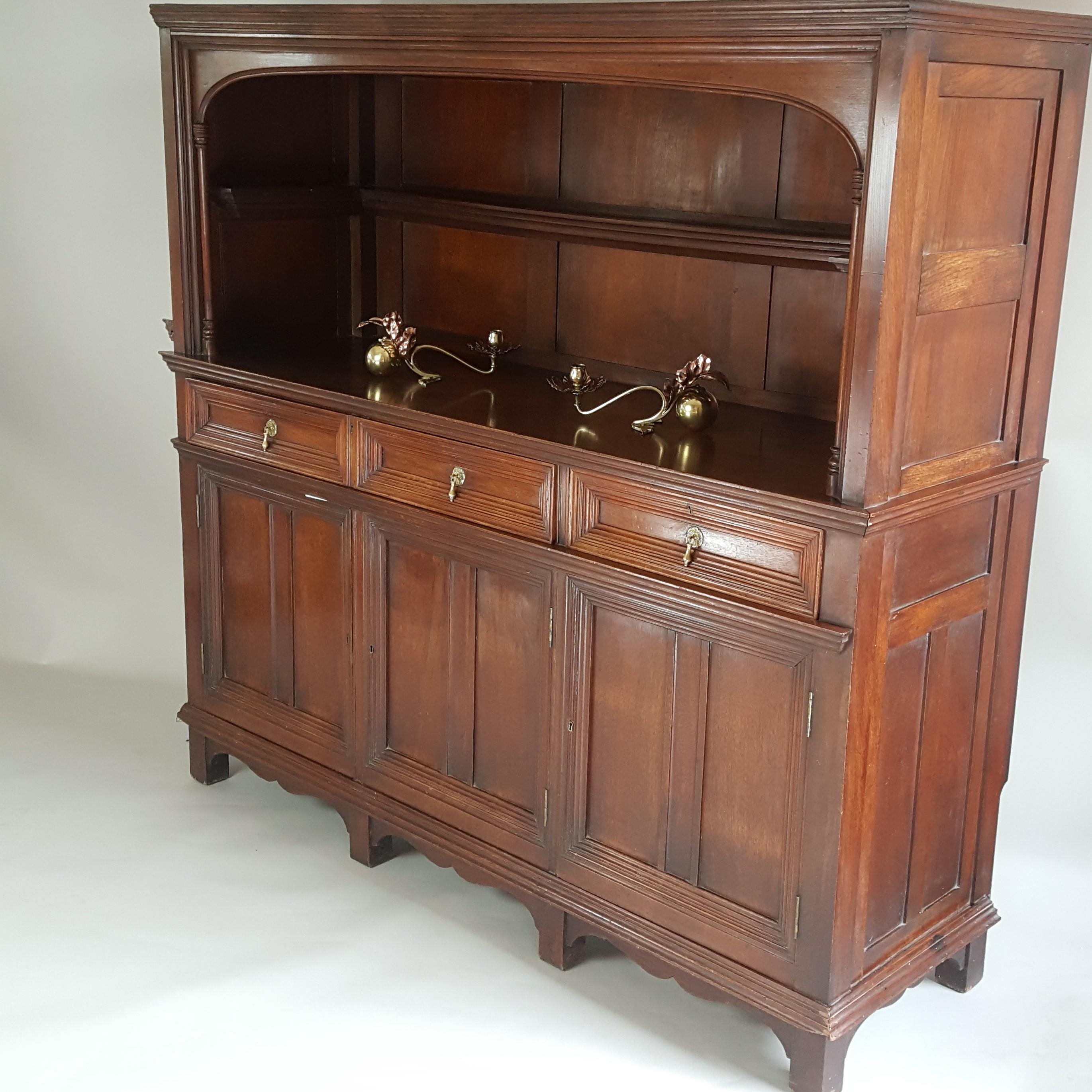 Aparador Arts & Crafts de caoba diseñado por Philip Webb para Morris & Co. Artes y manualidades en venta