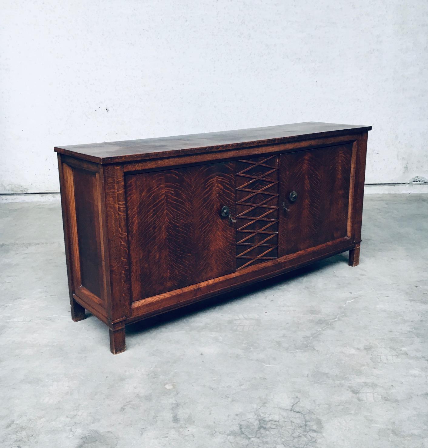 Arts & Crafts Mission Design Sideboard Credenza Buffet, France, 1900s In Fair Condition For Sale In Oud-Turnhout, VAN