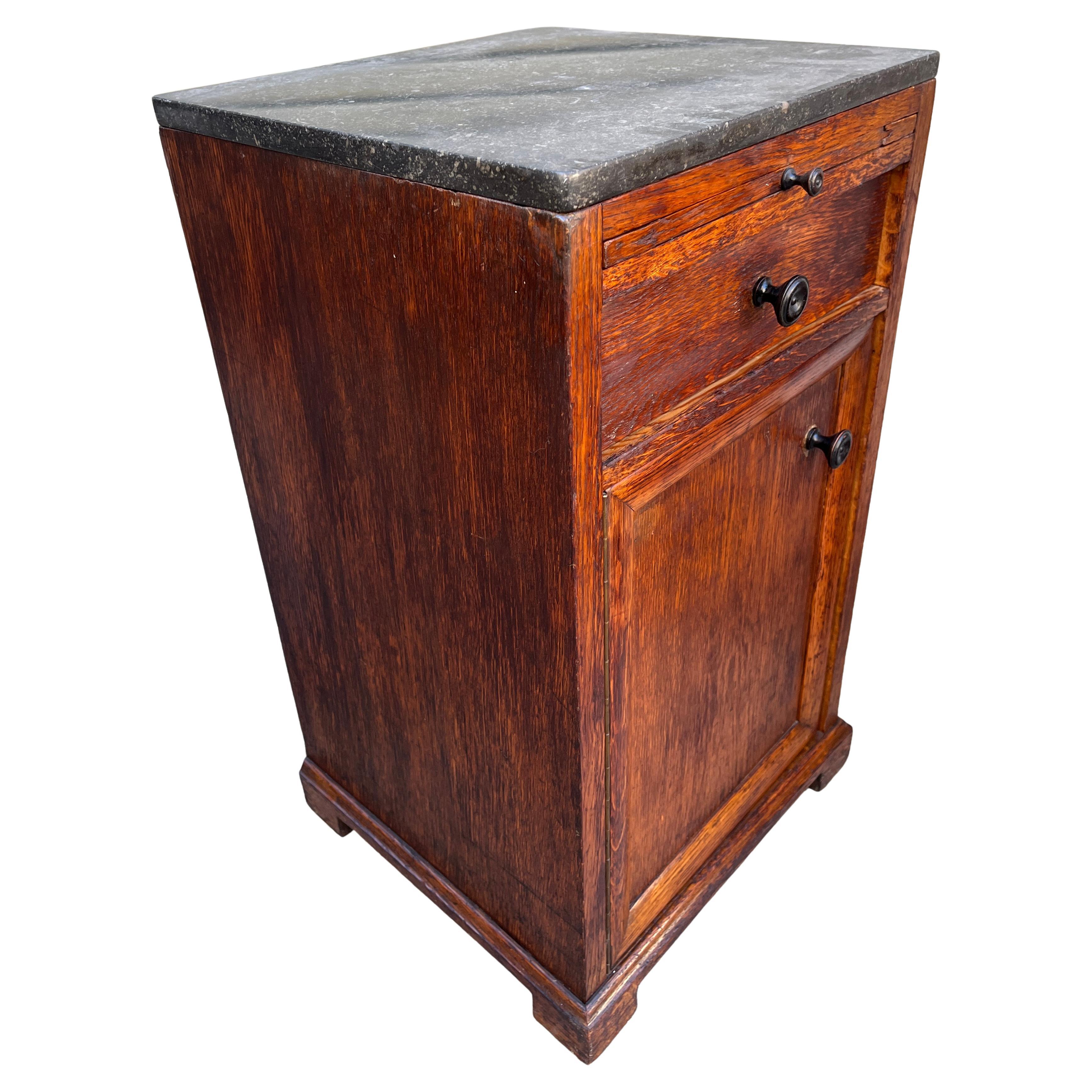Arts & Crafts Mission Oak Antique Craftsman Bedside Tables For Sale 1