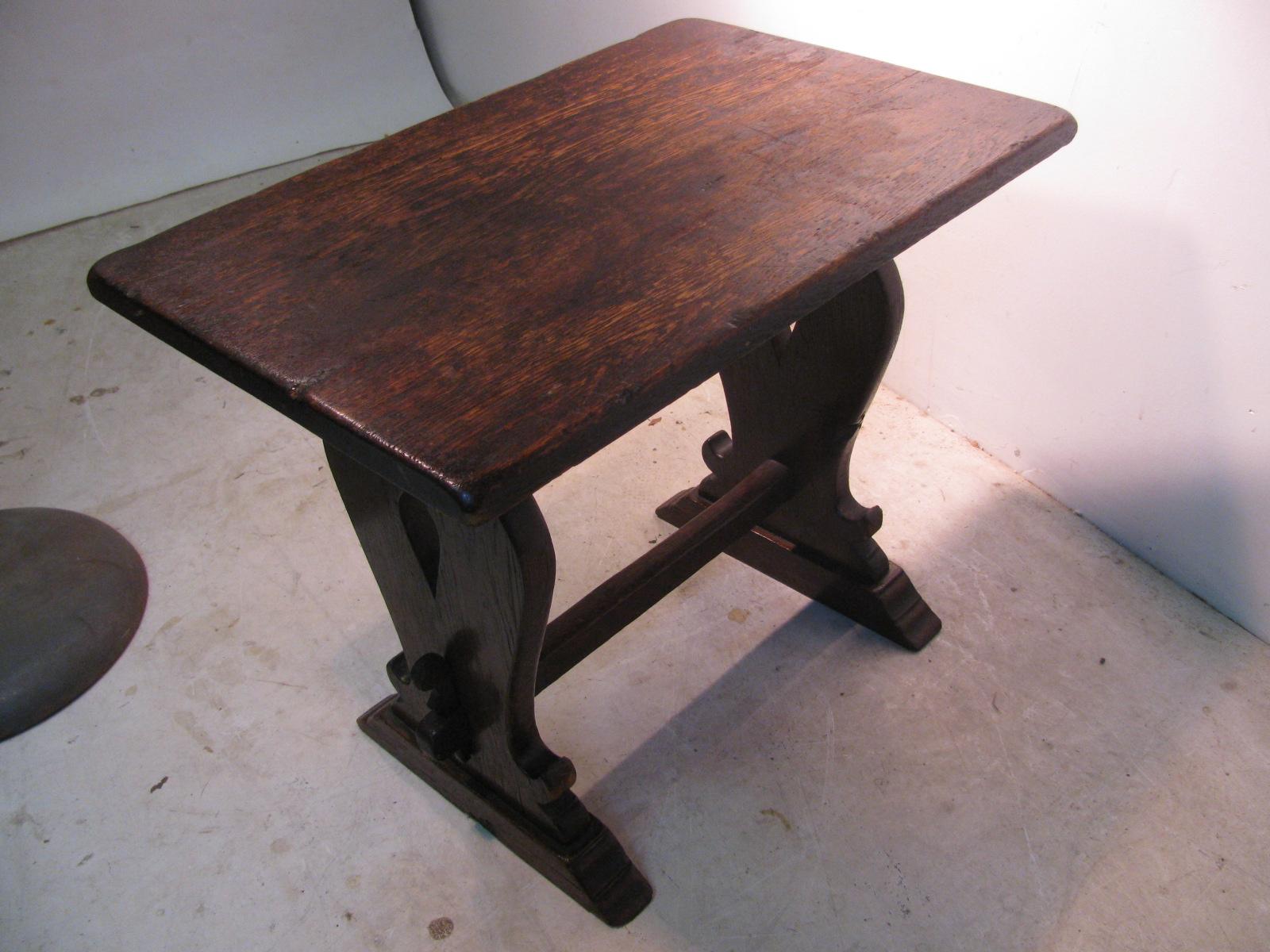 Early 20th Century Arts & Crafts Mission Oak Footed Side Table Bench