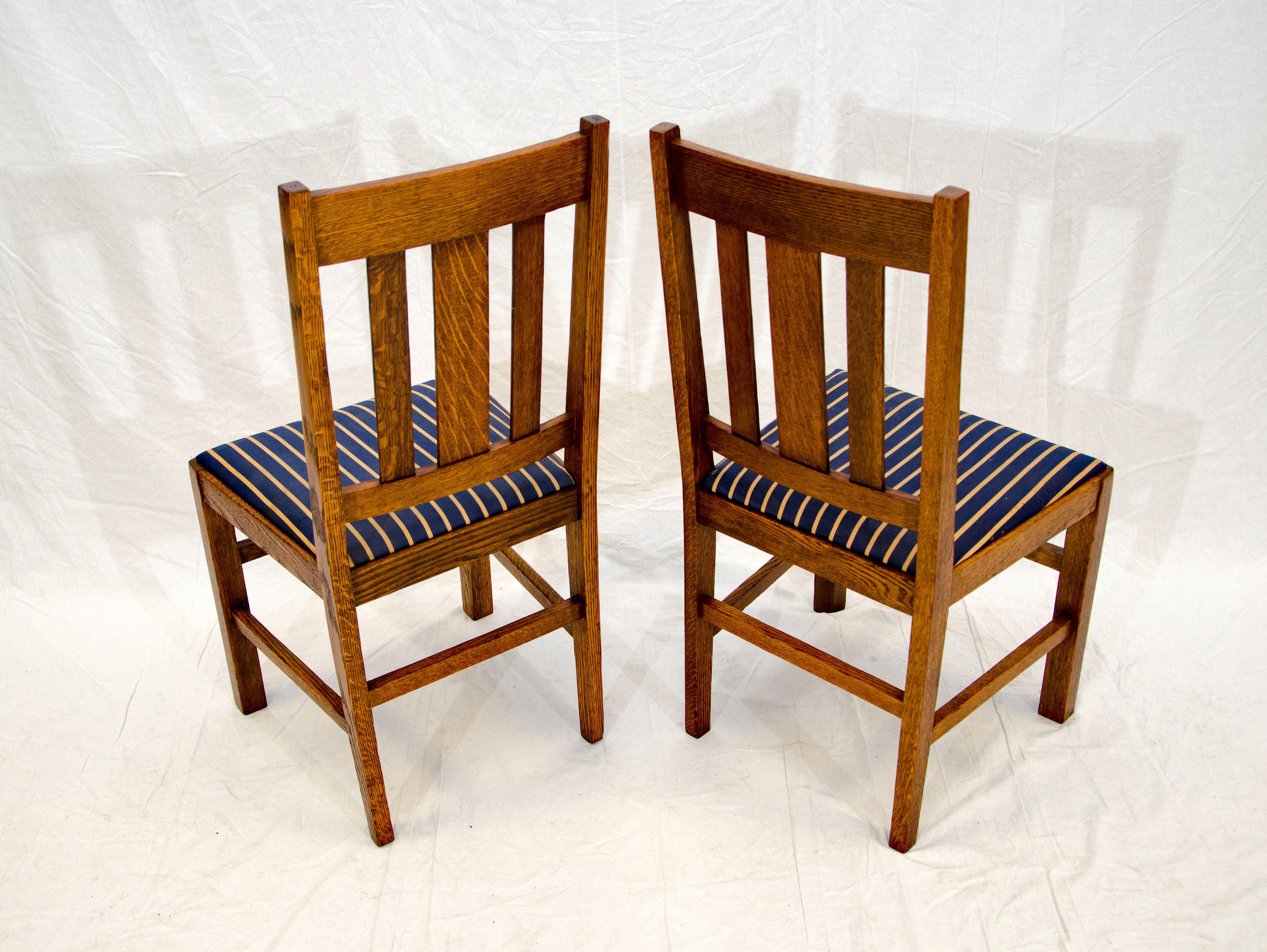 Arts & Crafts Mission Oak Library or Breakfast Table with Two Leaves, Two Chairs 12