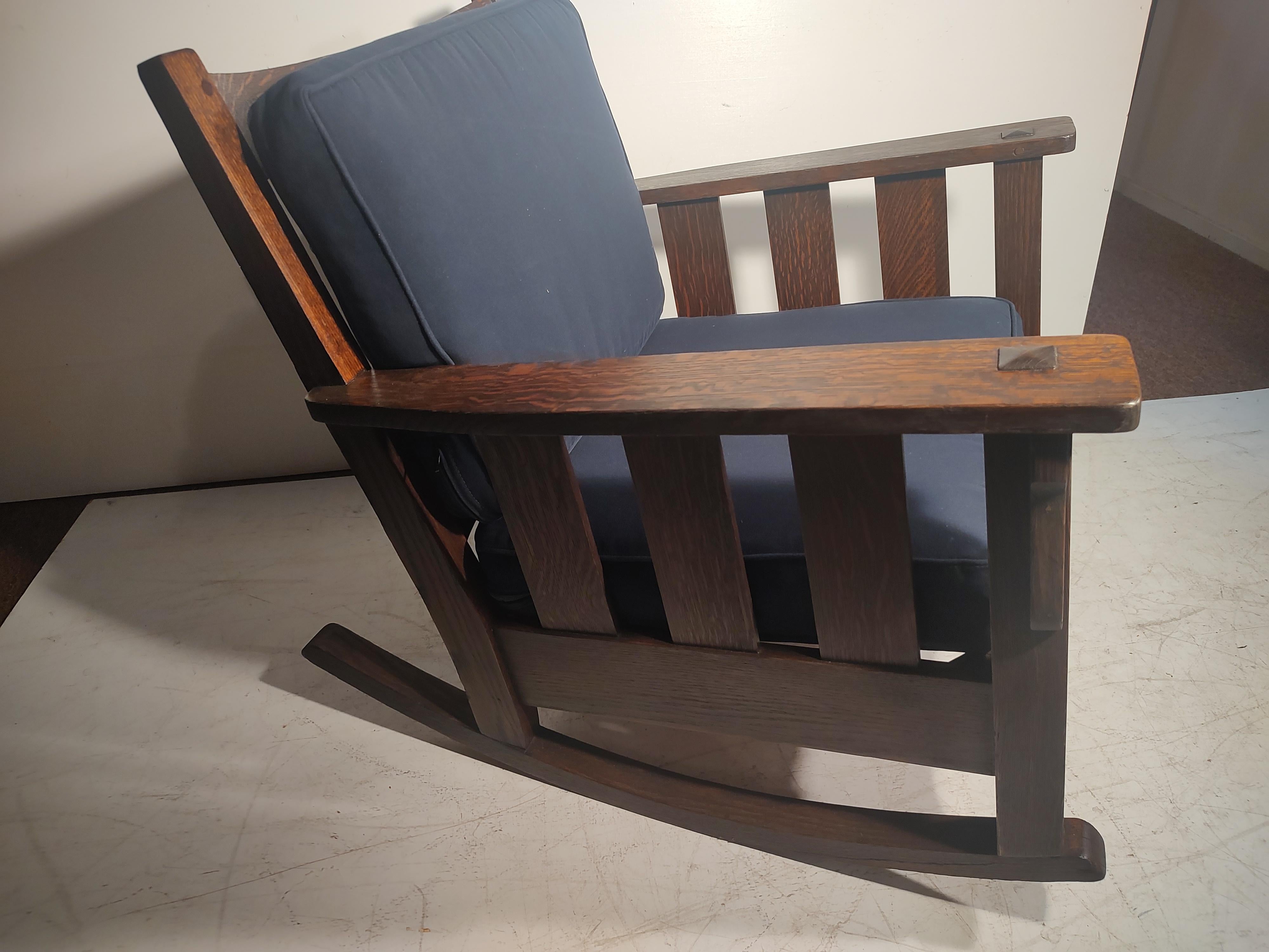 Arts & Crafts Mission Oak Slatted Rocking Chair attributed to Stickley Brothers  For Sale 6