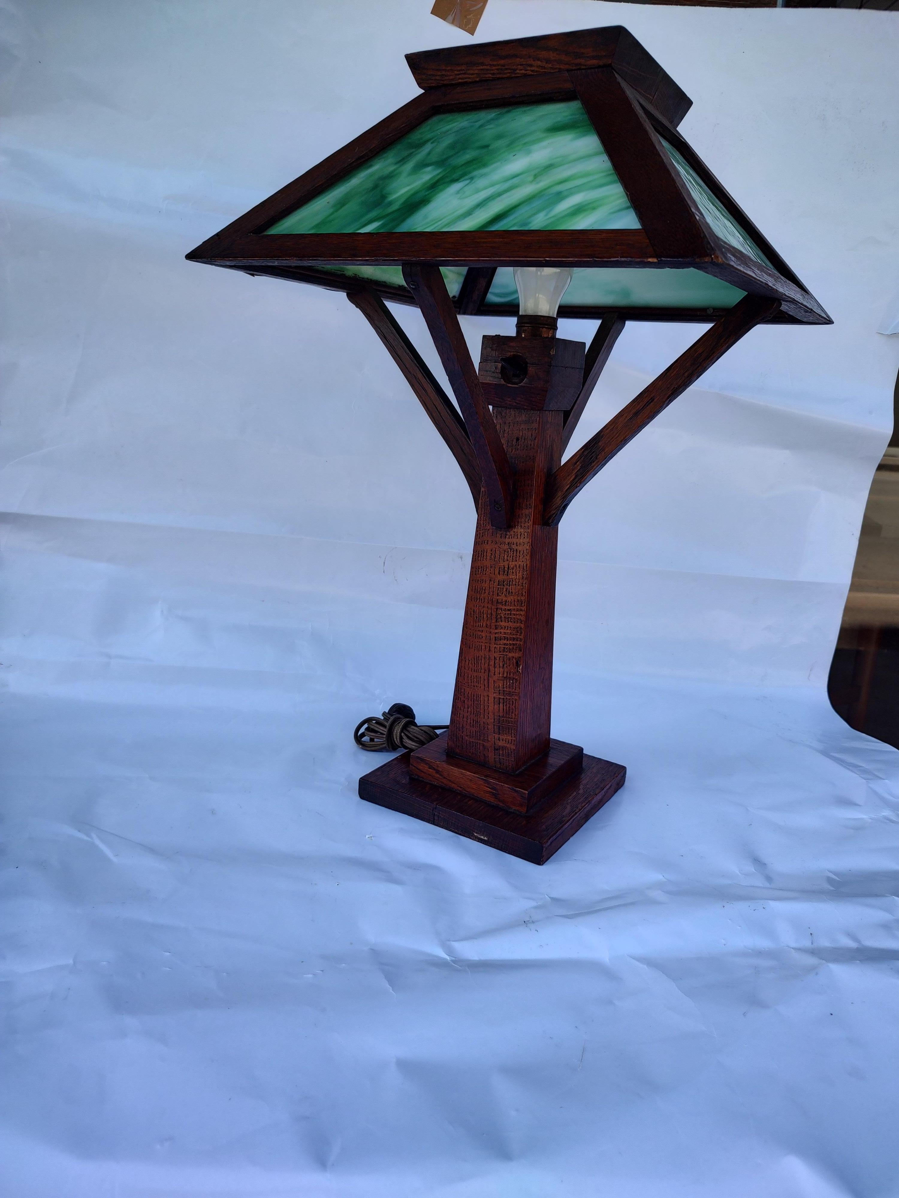 Arts & Crafts Mission Oak Table Lamp with Green Slag Glass 4