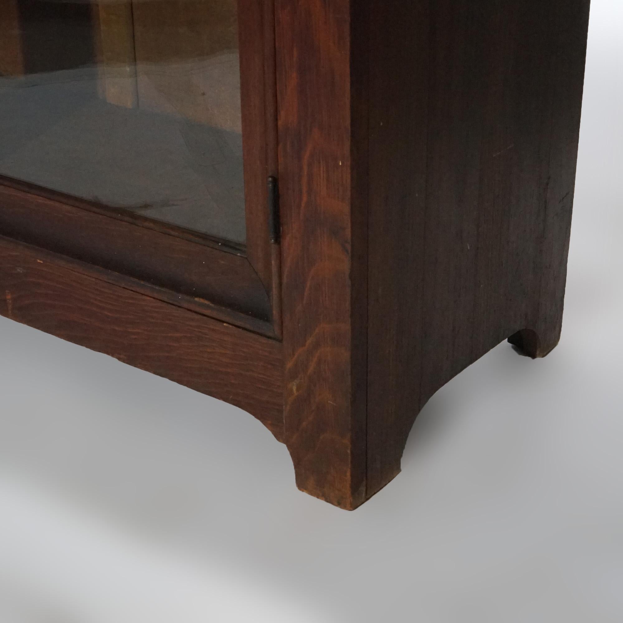 Mission Arts & Crafts Oak Libreria a due ante con chiusura a chiave, ripiani regolabili, C1910 in vendita 1