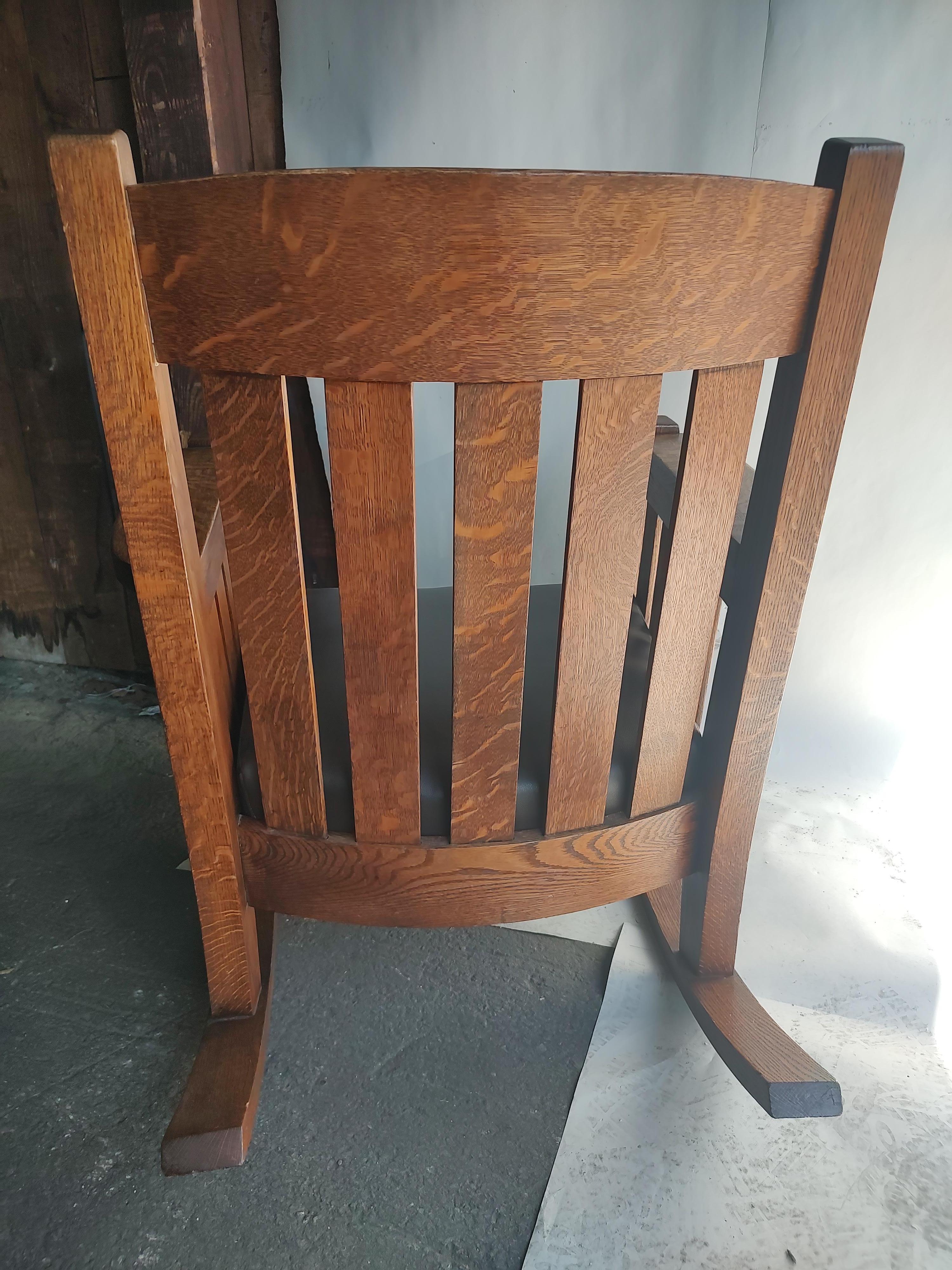Arts & Crafts Mission Quarter Sawn Oak Rocking Chair by Harden, circa 1905 In Good Condition In Port Jervis, NY