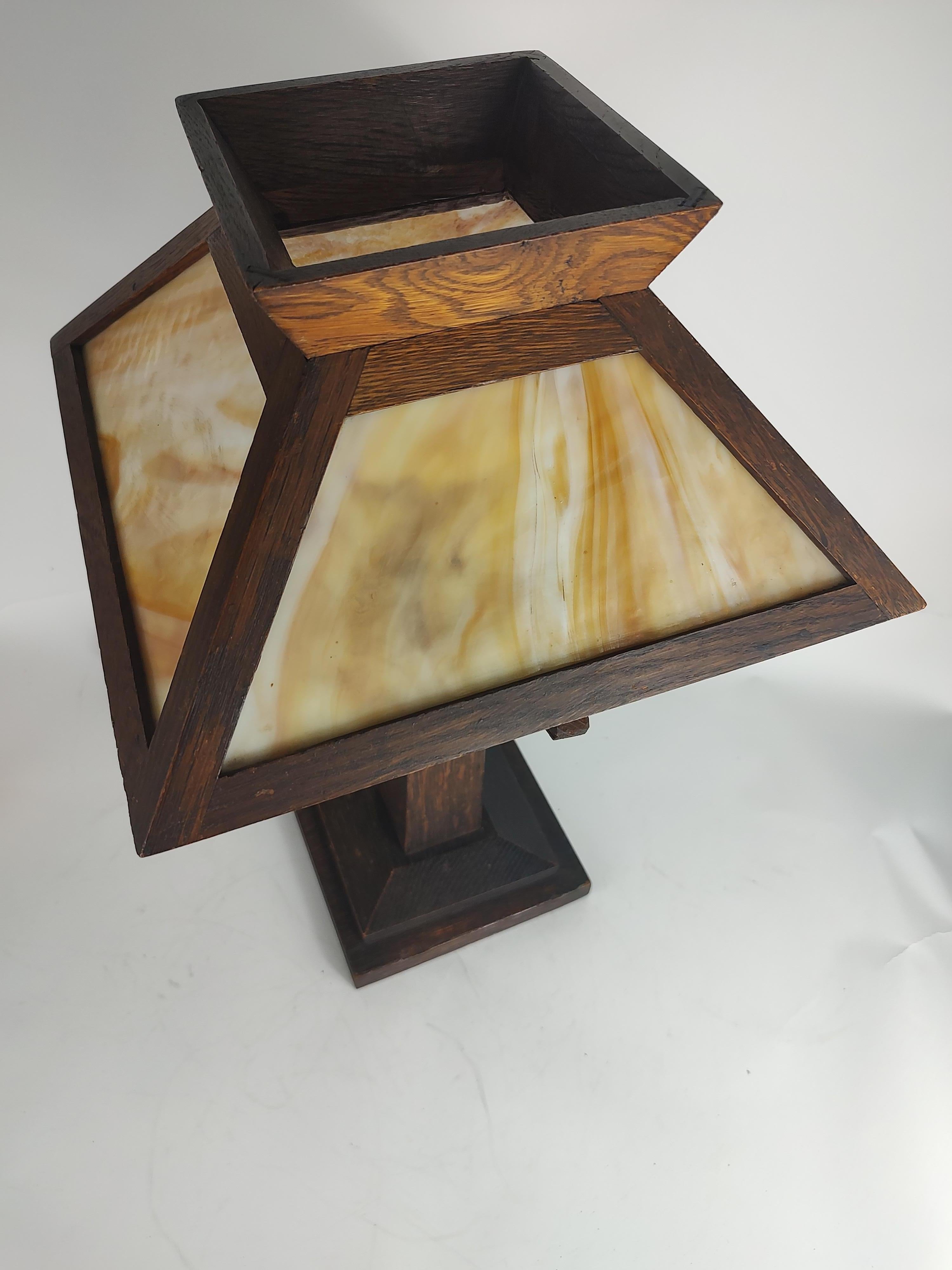 Early 20th Century Arts & Crafts Mission Quarter Sawn Oak with Slag Glass Table Lamp C1910