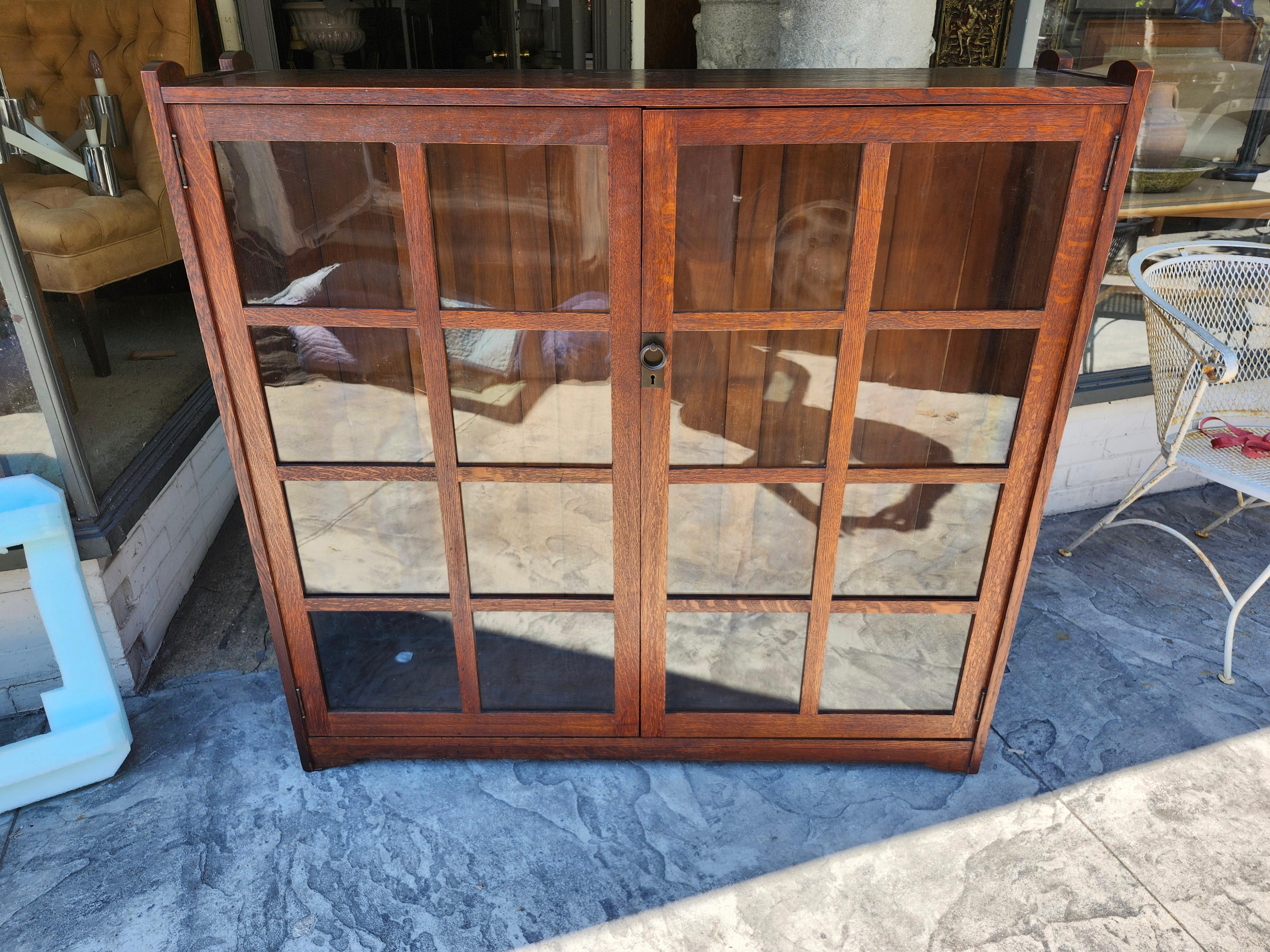 Arts & Crafts Mission Stickley Brothers Zweitüriger Bücherschrank aus Eiche C1910 im Angebot 5