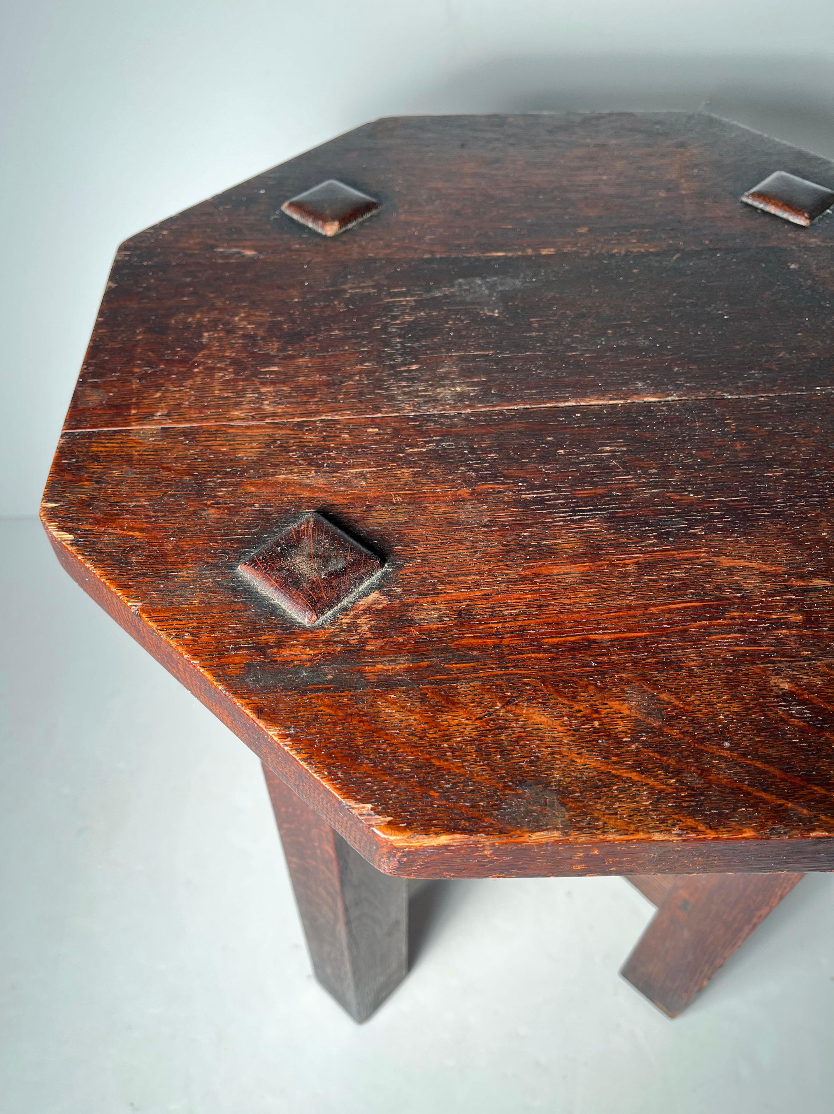 Arts & Crafts / Mission Stickley Oak Plant Stand Octagon Side Table / Signed en vente 2