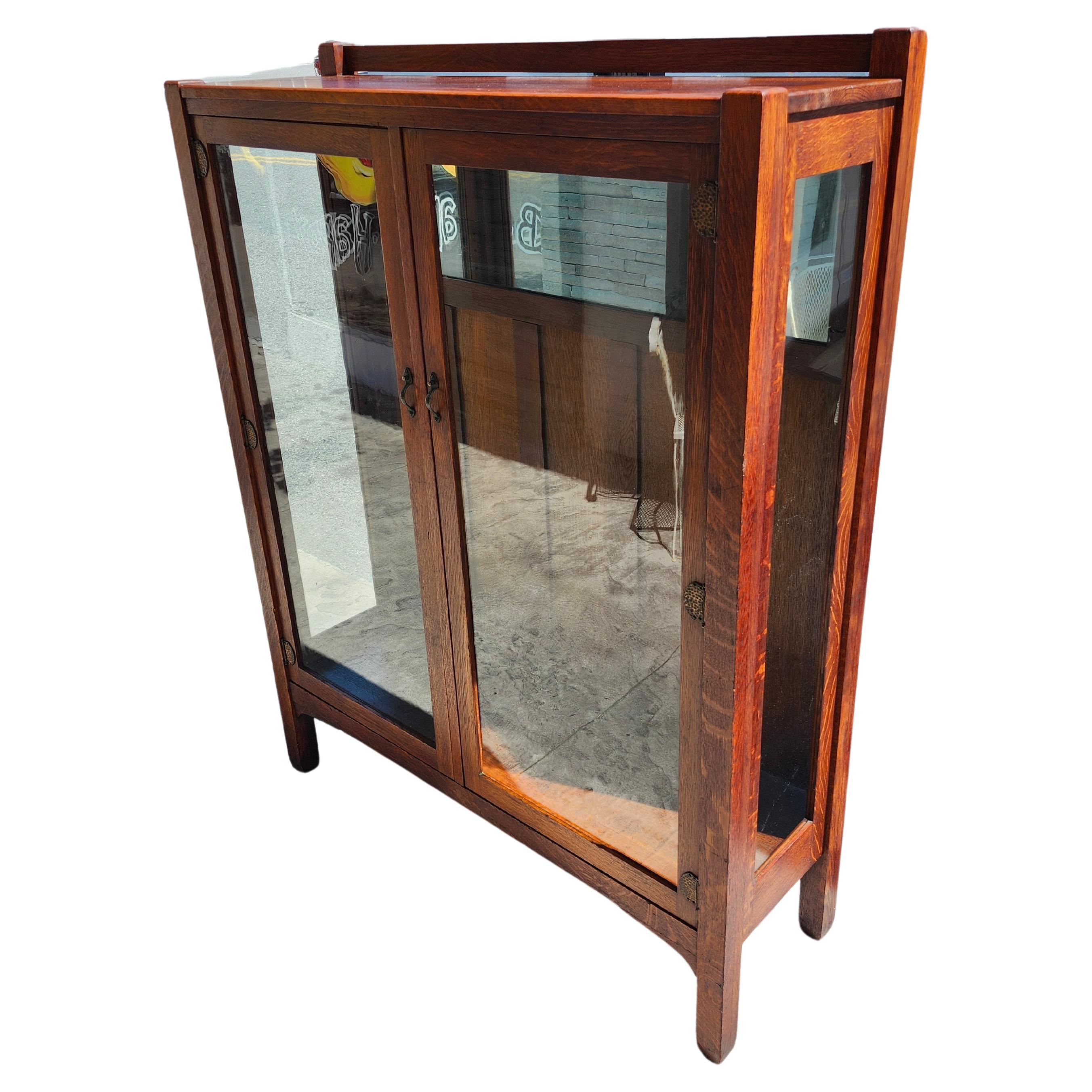 Arts & Crafts Mission Two Door China Display Cabinet Bookcase Stickley Bros 1910 In Good Condition In Port Jervis, NY