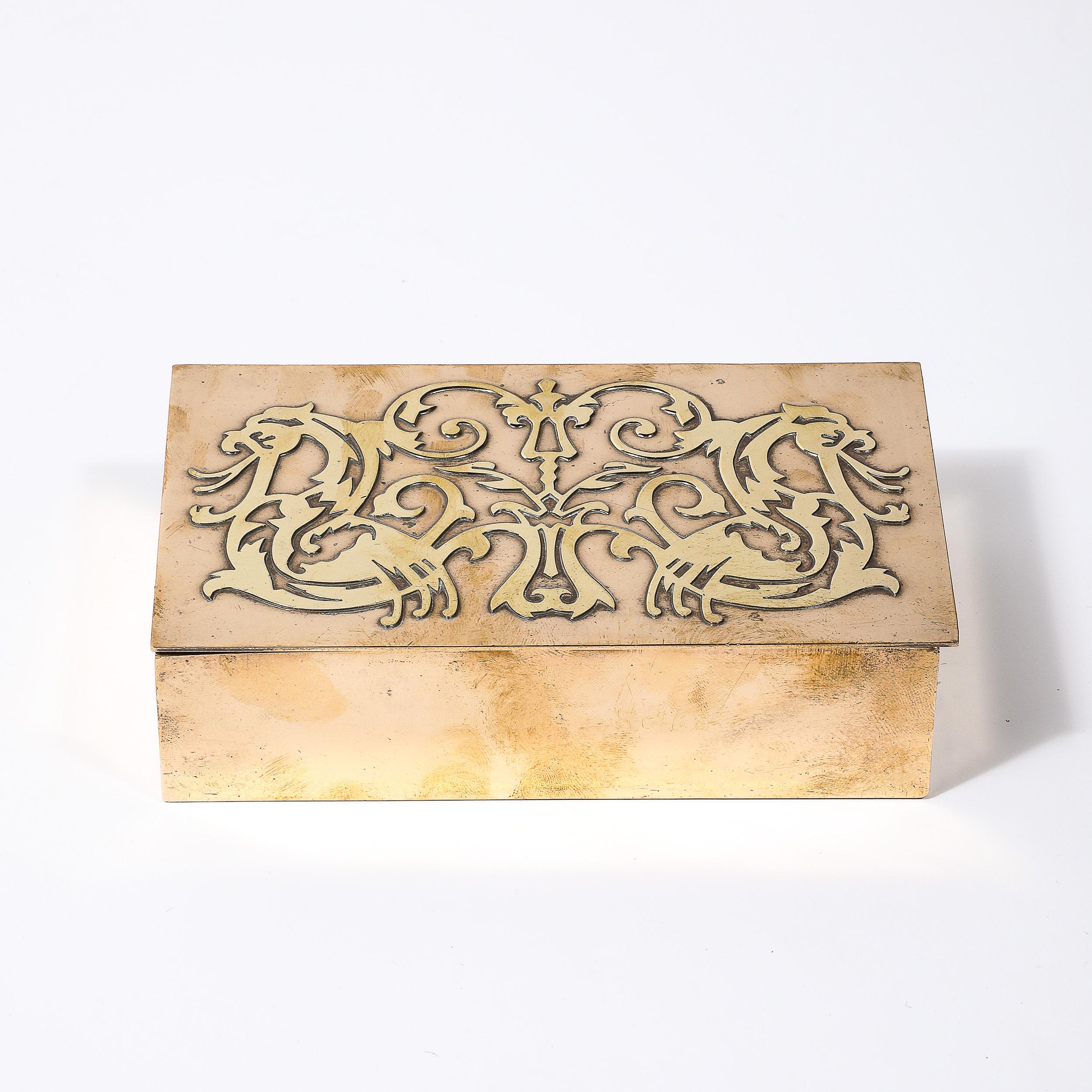 Movimiento Arts & Crafts Caja de bronce y latón con detalles heráldicos de Silver Crest en venta 2