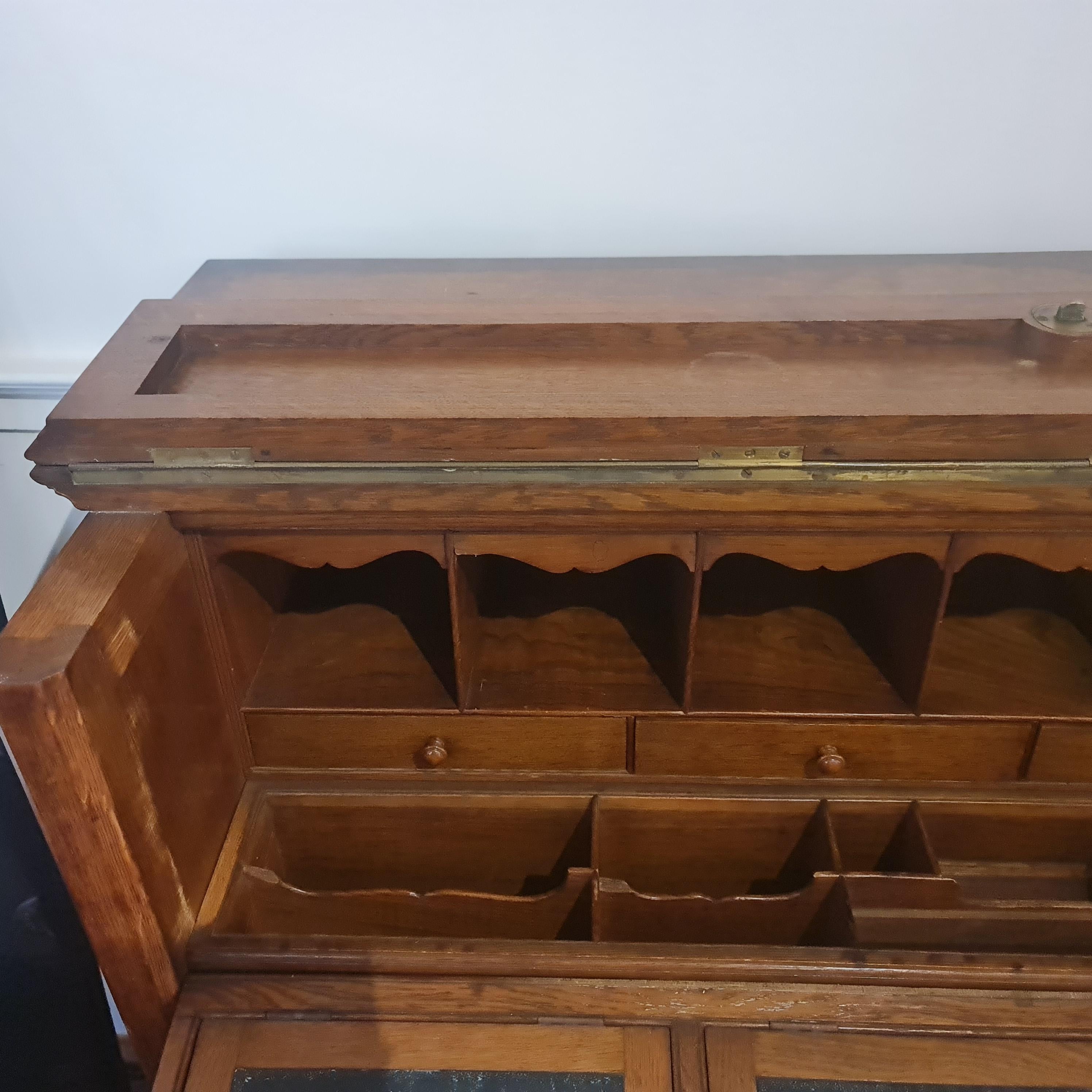 Arts & Crafts Movimiento Roble Secretaire Gabinete Escritorio en venta 3