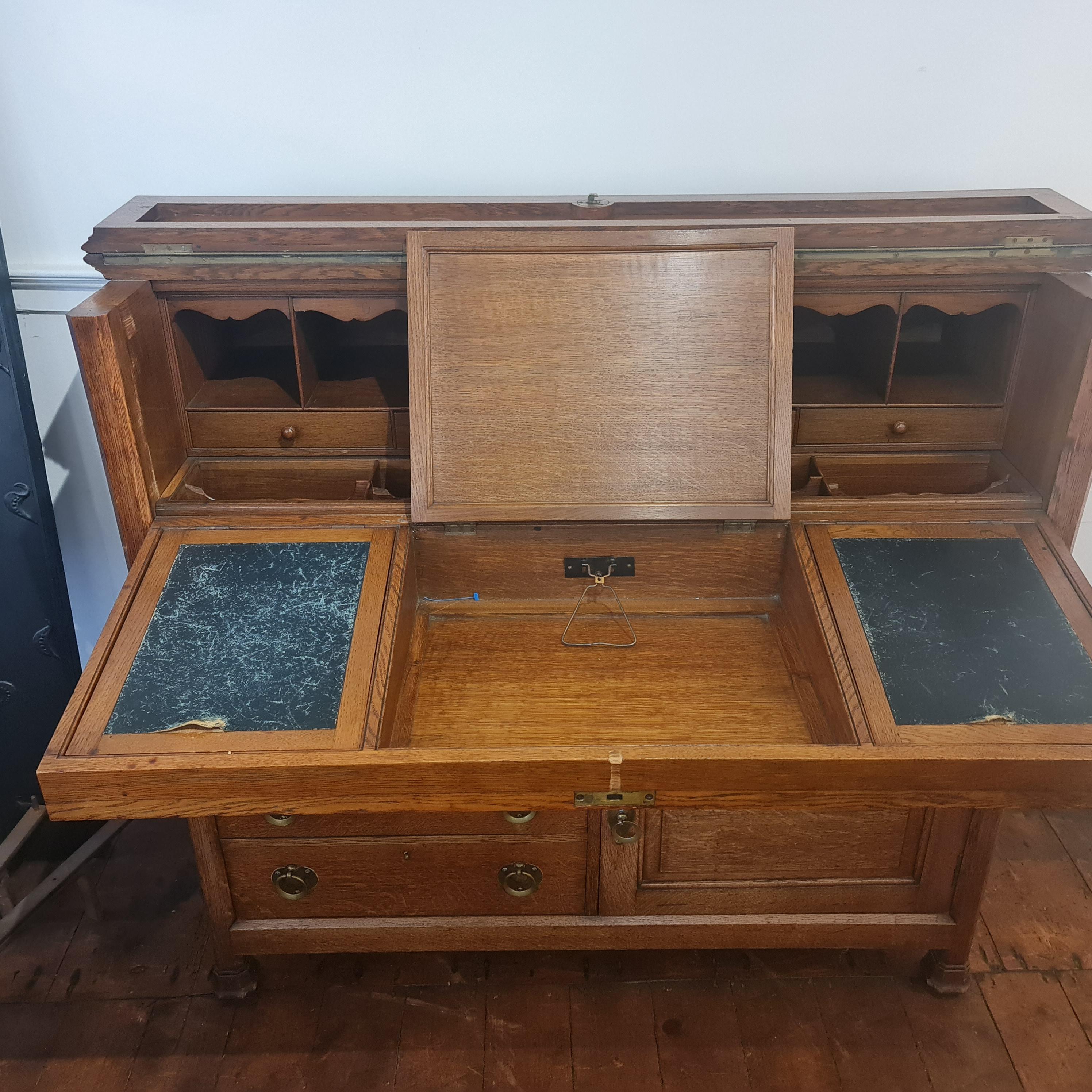 Arts & Crafts Movimiento Roble Secretaire Gabinete Escritorio en venta 4